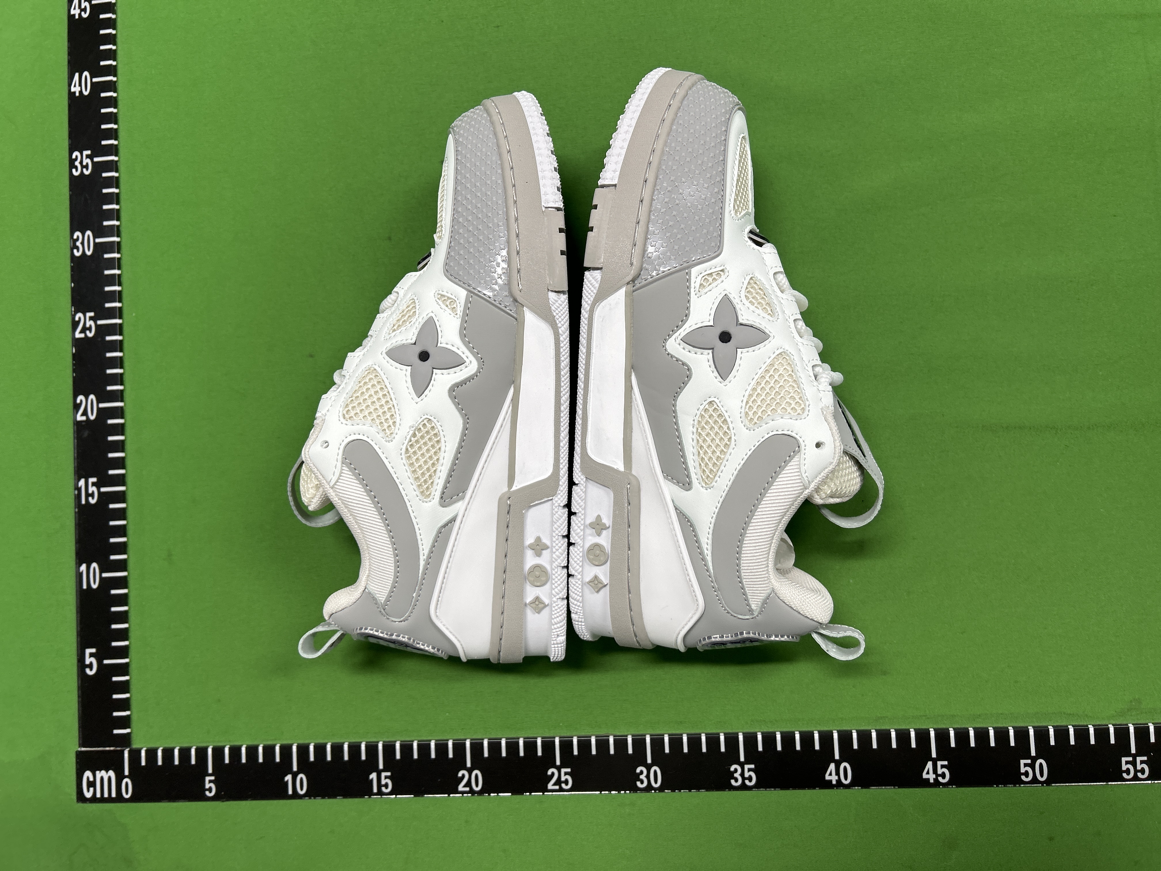 Foto QC 5 de Louis Vuitton Skate Black Rhinestone