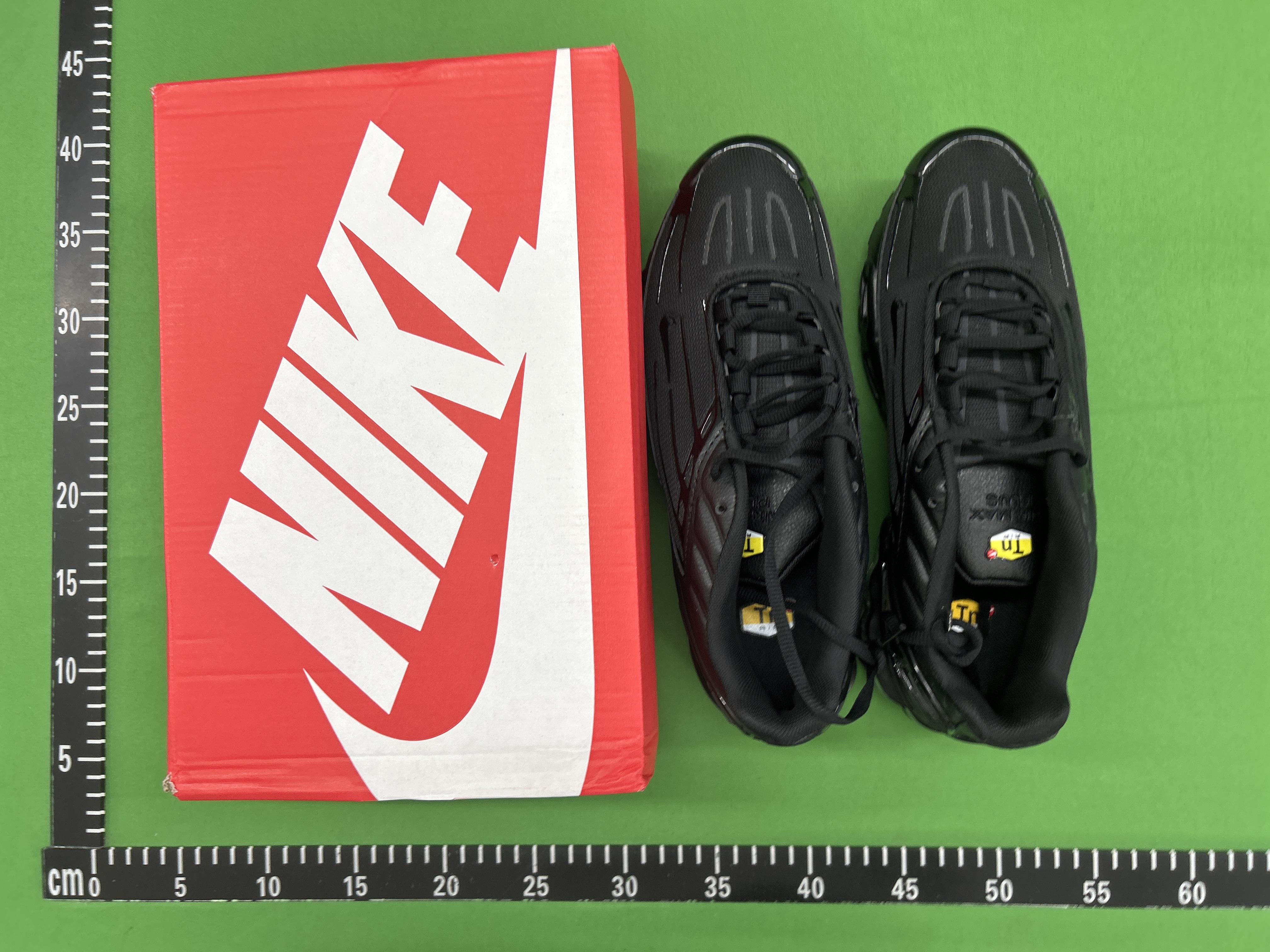 Foto QC 3 de Nike Air Max Plus 3 Retro Triple Black CJ9684-002