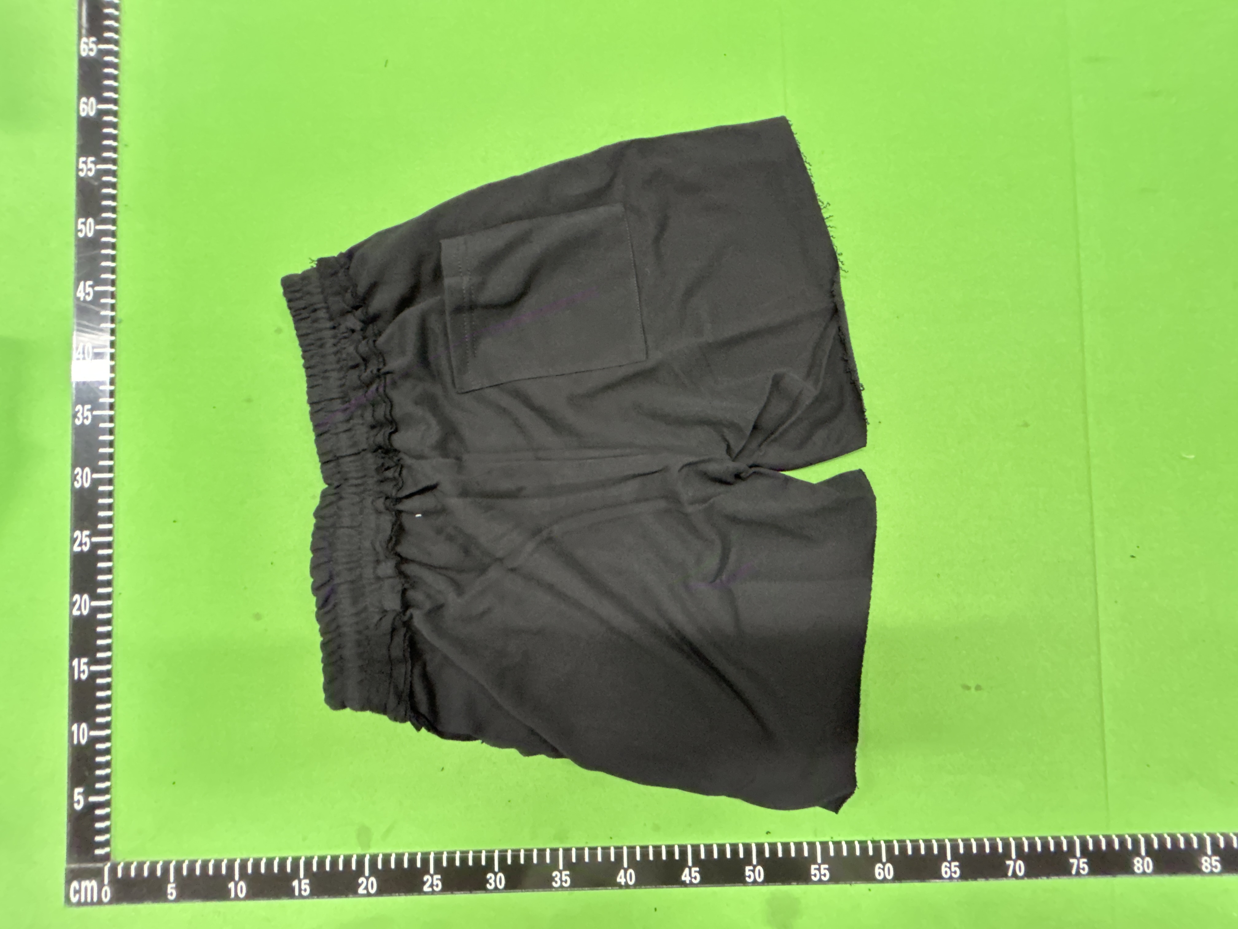 Foto QC 8 de YoungLA Sweat Shorts Raw Hem Gothic Logo Black