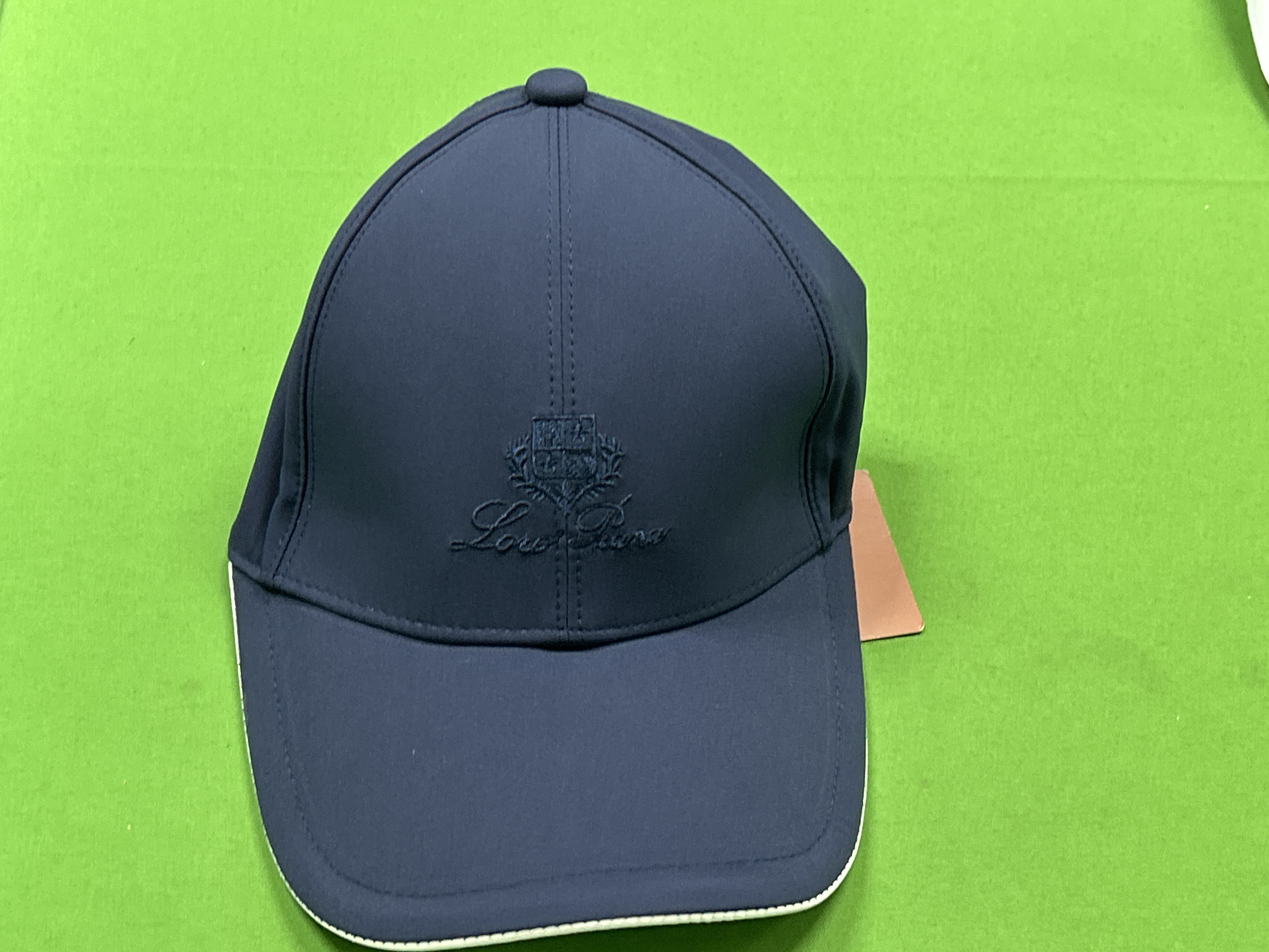Foto QC 8 de Loro Piana Crest Logo Cap White