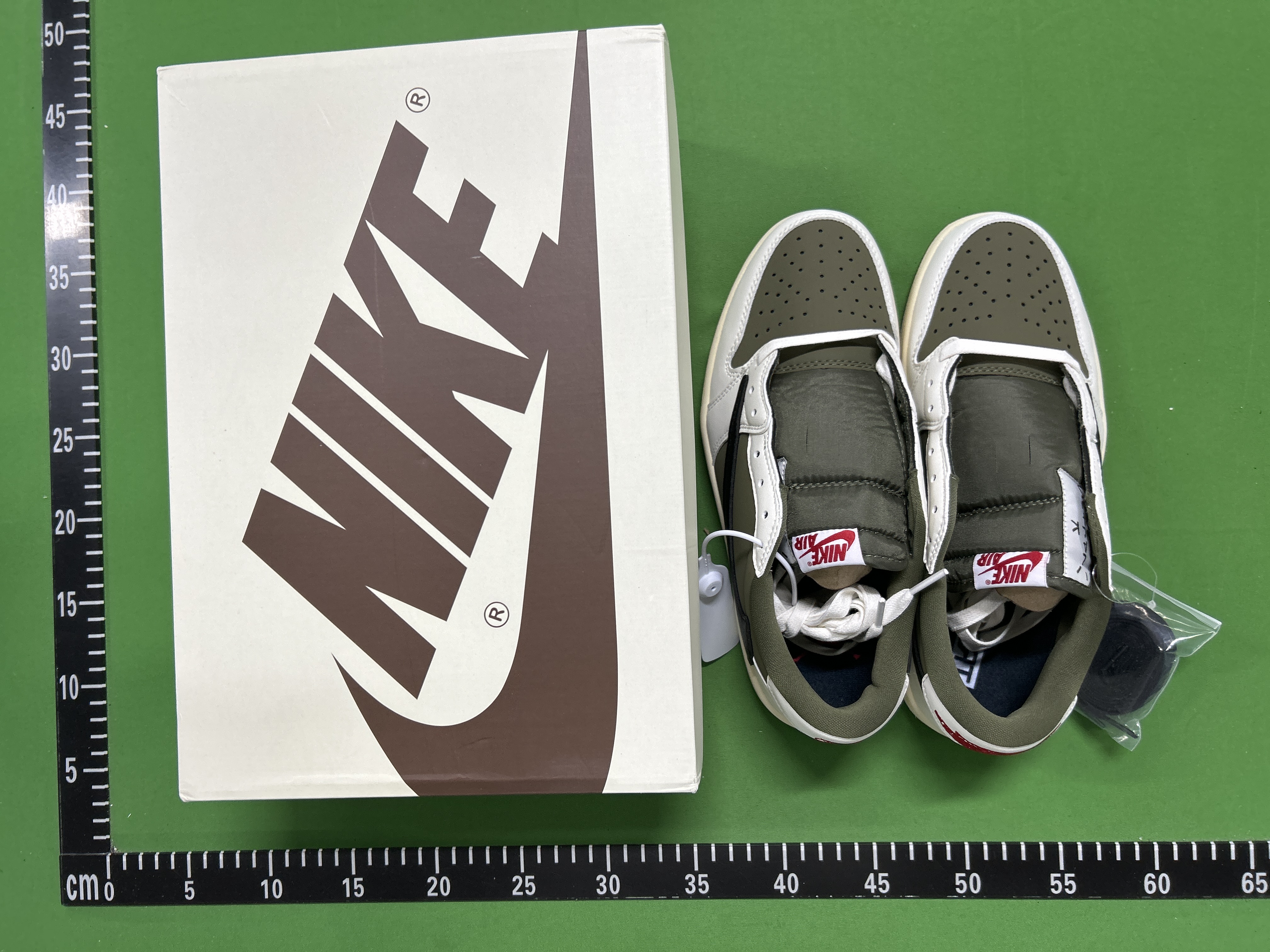 Foto QC 2 de Jordan 1 Retro Low OG SP Travis Scott Mocha CQ4277-001
