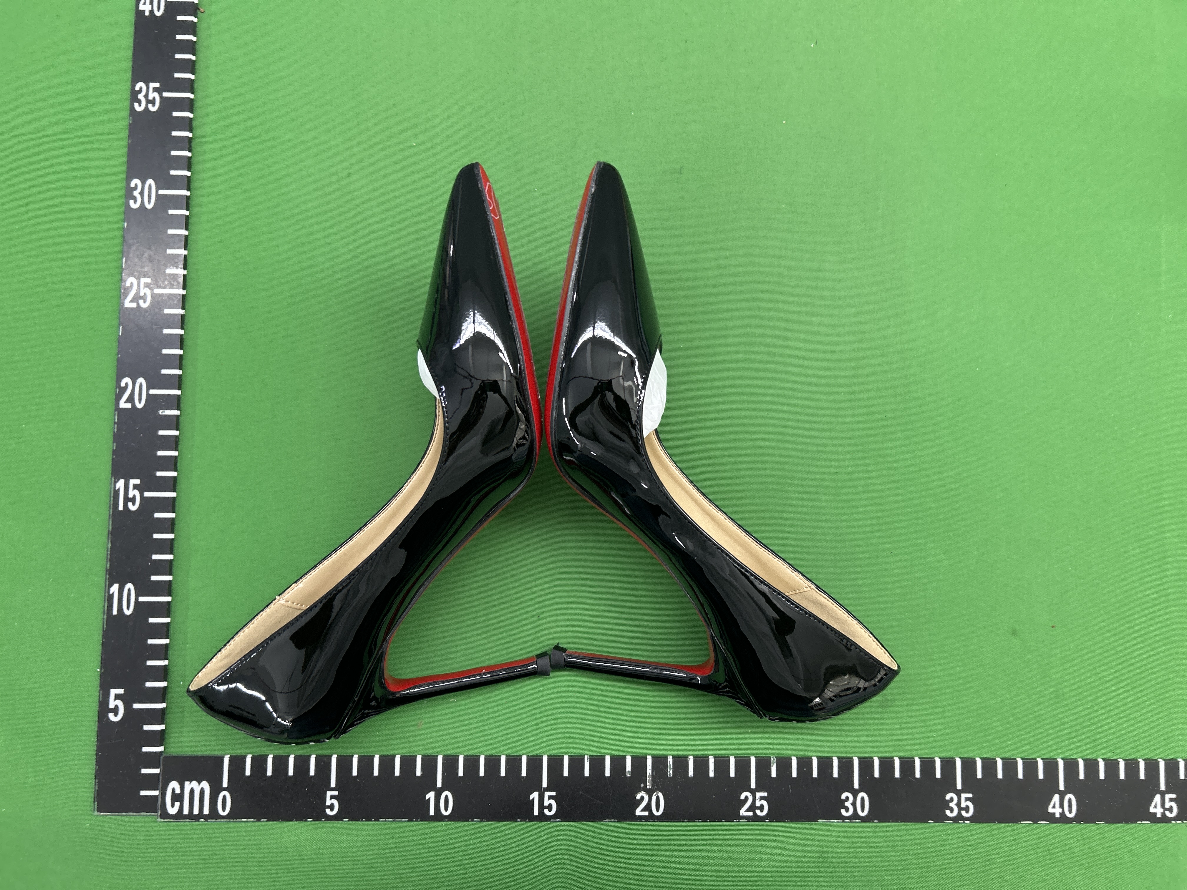 Foto QC 4 de Christian Louboutin So Kate Patent Leather Pointed-Toe Pumps Black