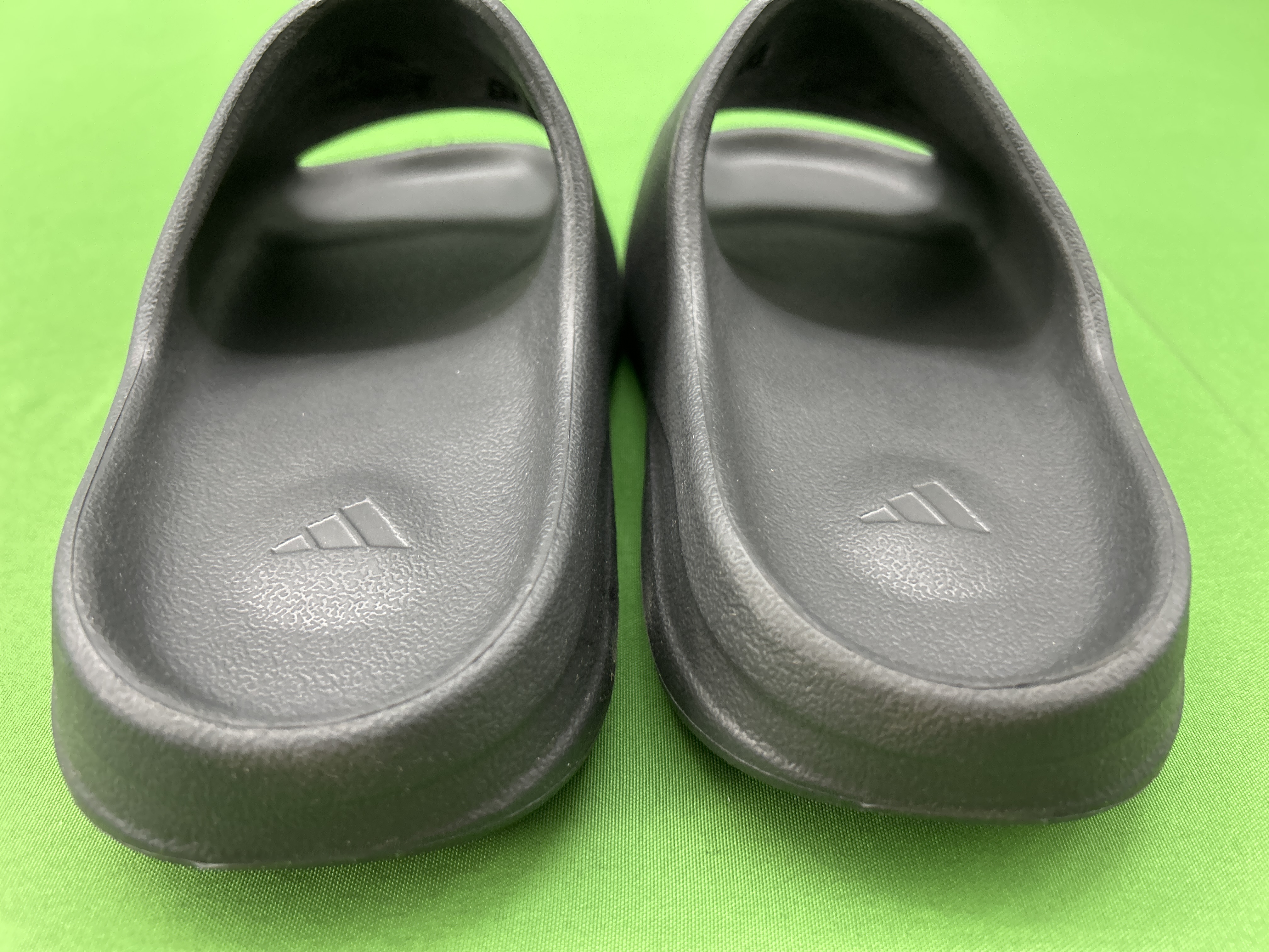 Foto QC 3 de adidas Yeezy Foam RNNR Foam MX Cinder