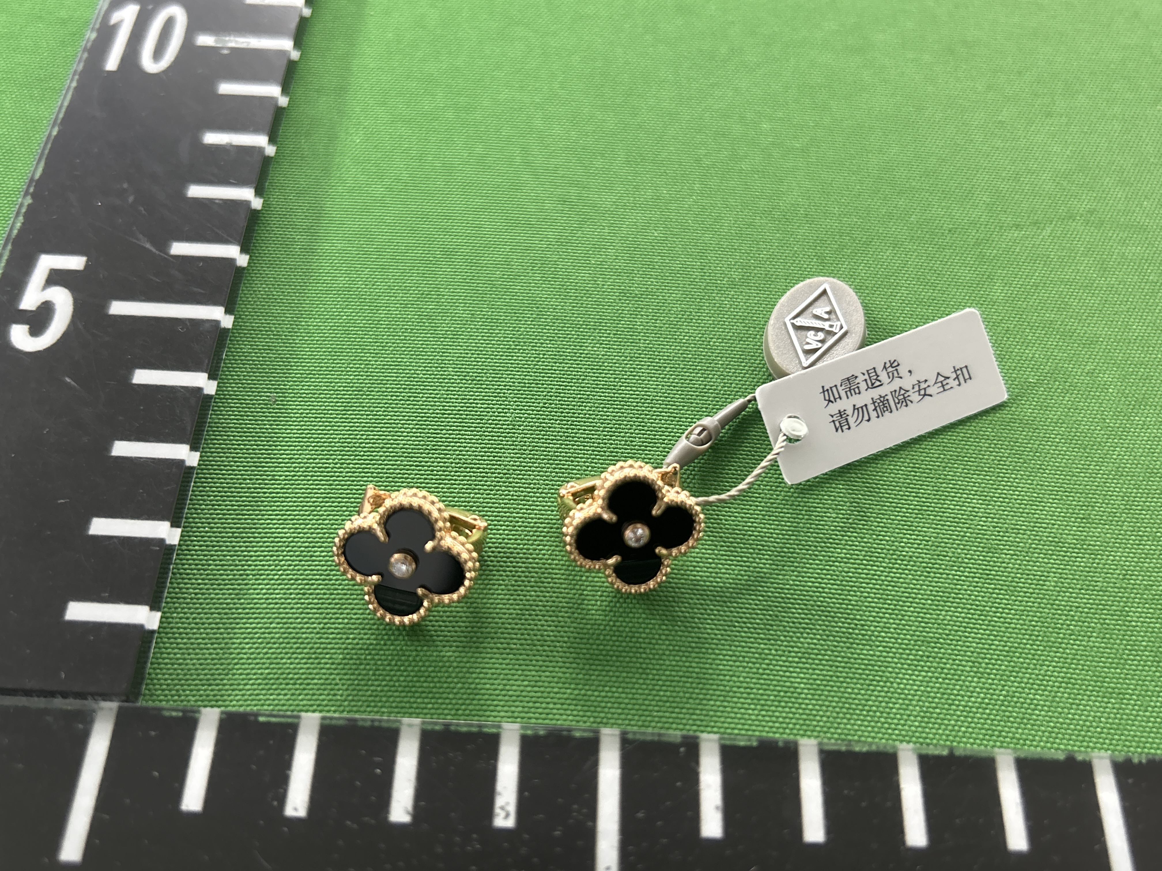 Foto QC 3 de Van Cleef & Arpels Alhambra Earrings Gold Malachite Diamond Green