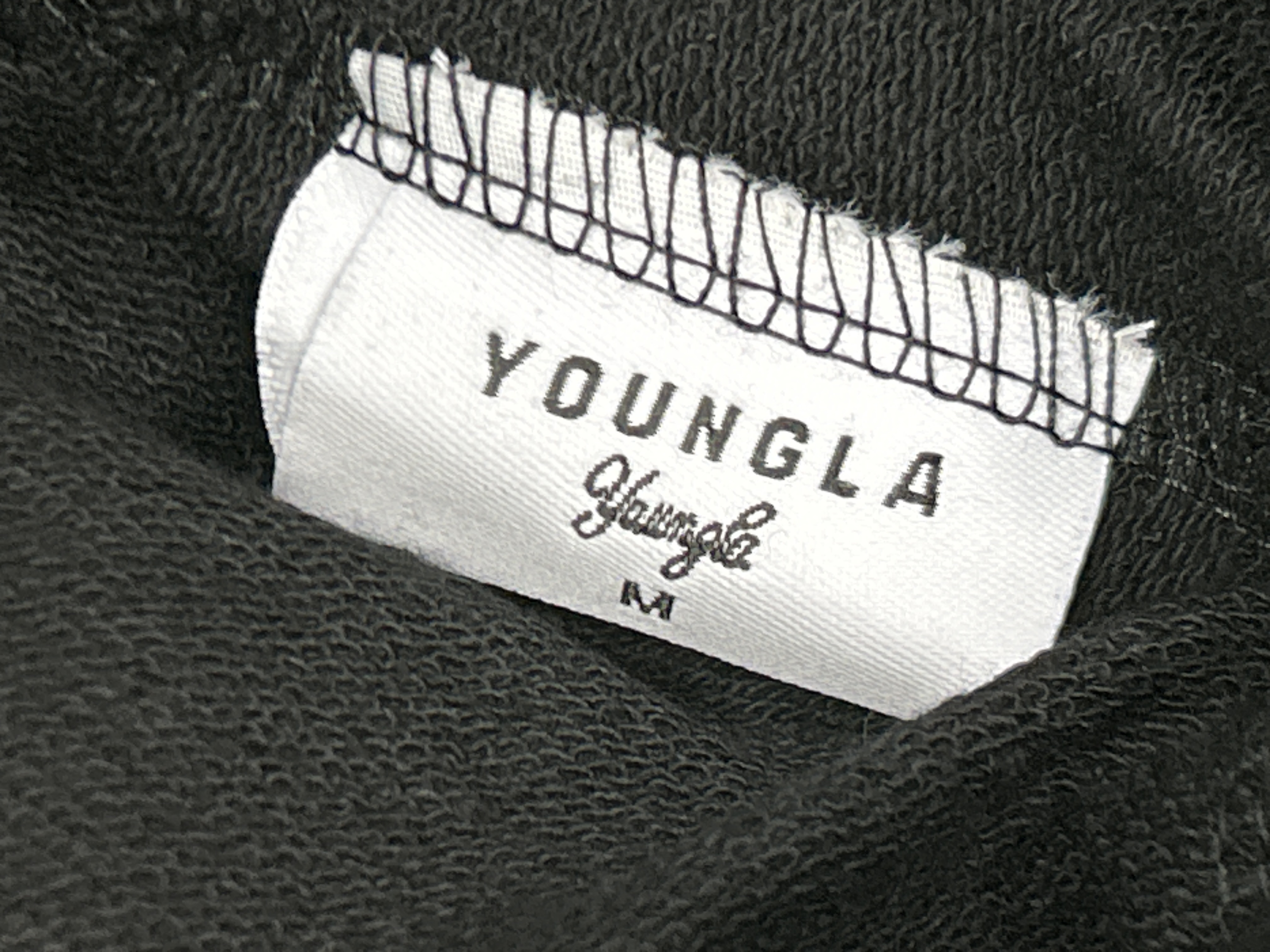 Foto QC 2 de YoungLA Sweat Shorts Raw Hem Gothic Logo Black