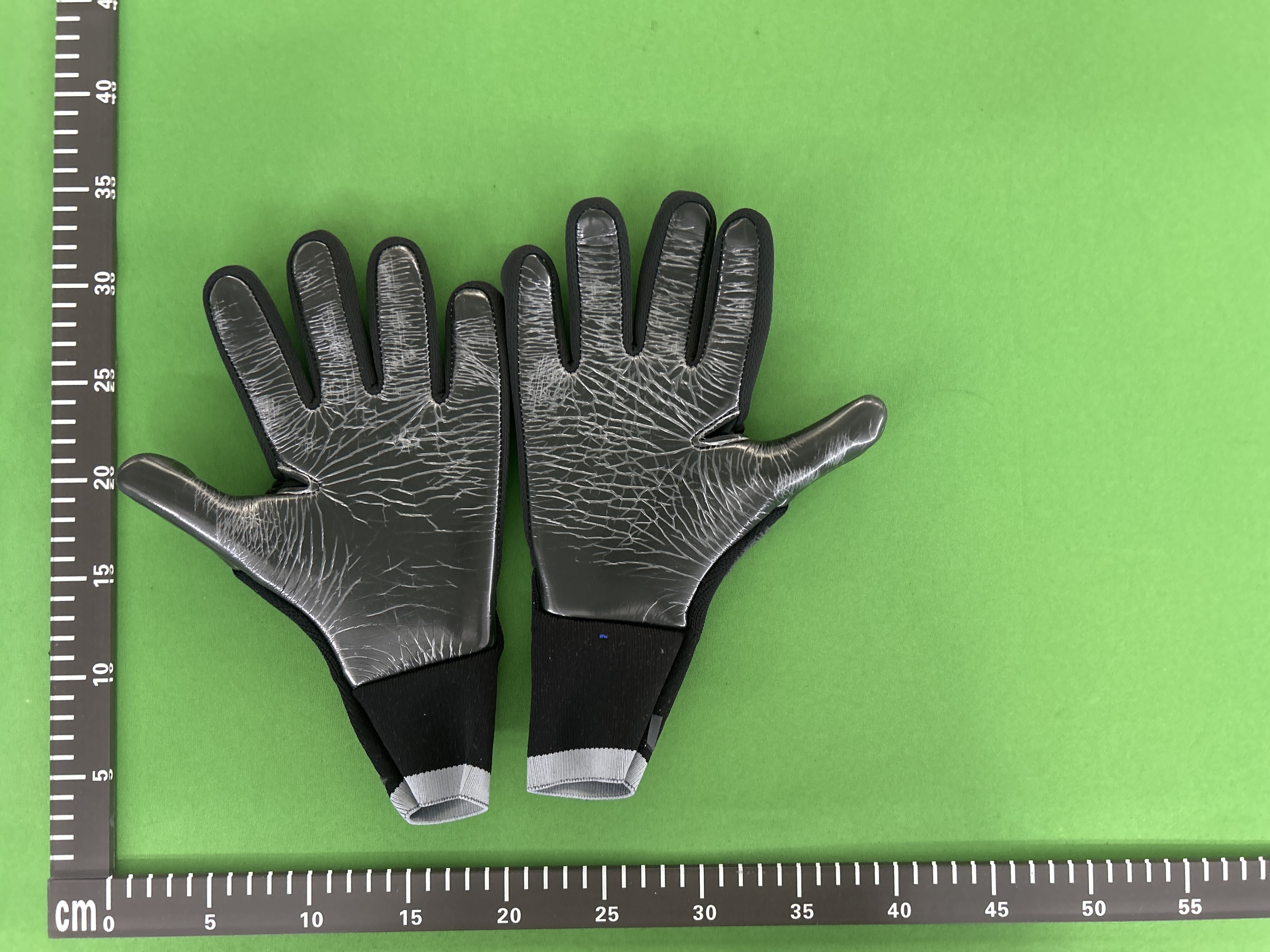 Foto QC 1 de Adidas Predator Goalkeeper Gloves Black/Solar Red