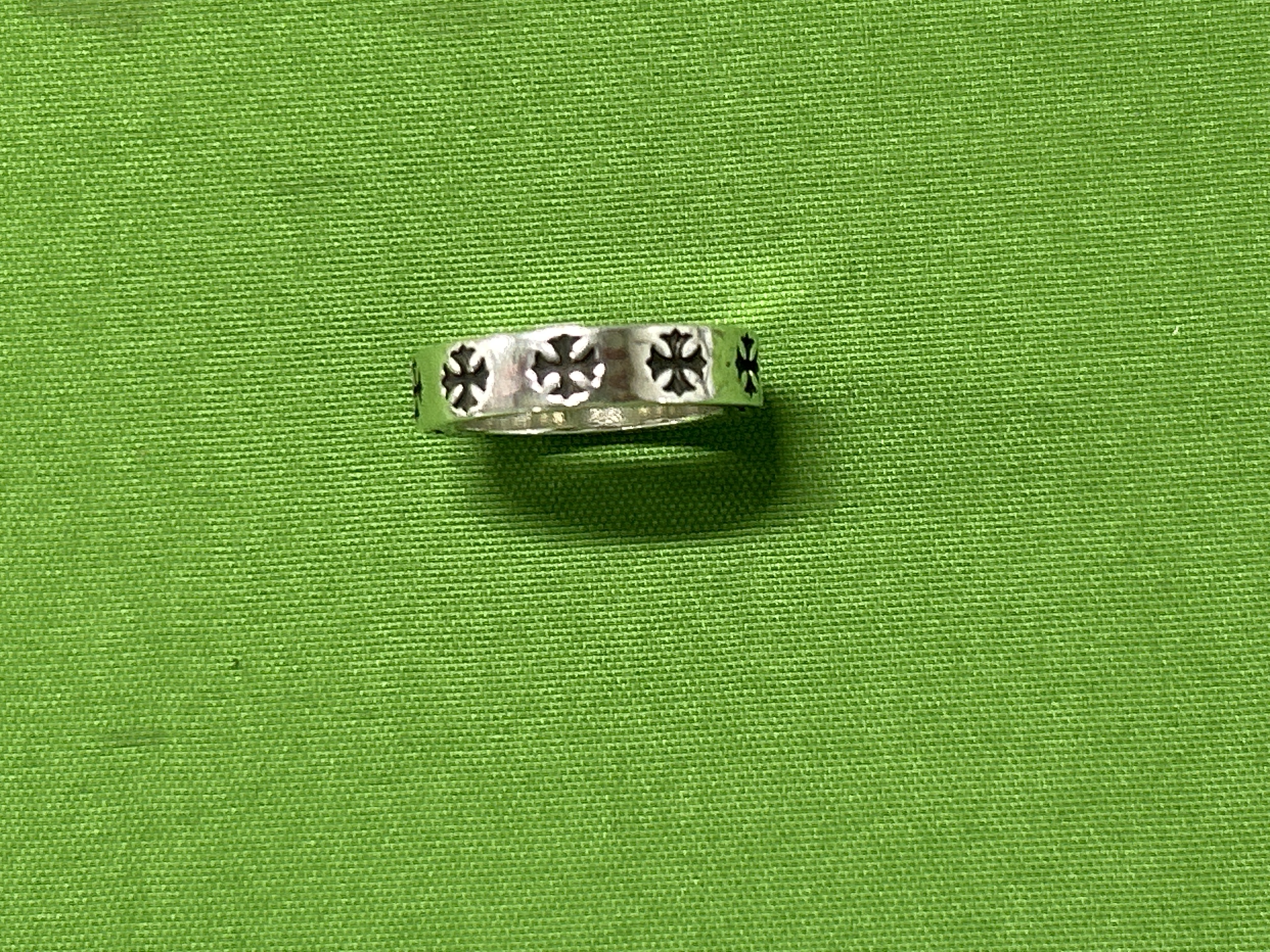 Foto QC 8 de Chrome Hearts Cross Ring Gold Diamond Gold