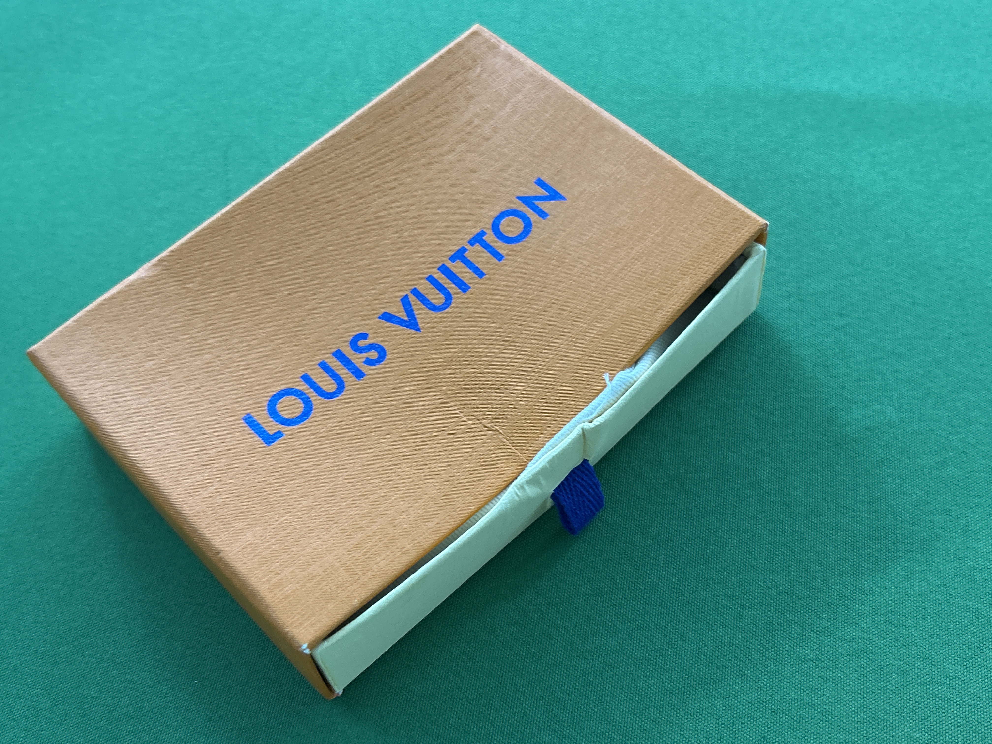 Foto QC 5 de Louis Vuitton Ski Card Holder Monogram White