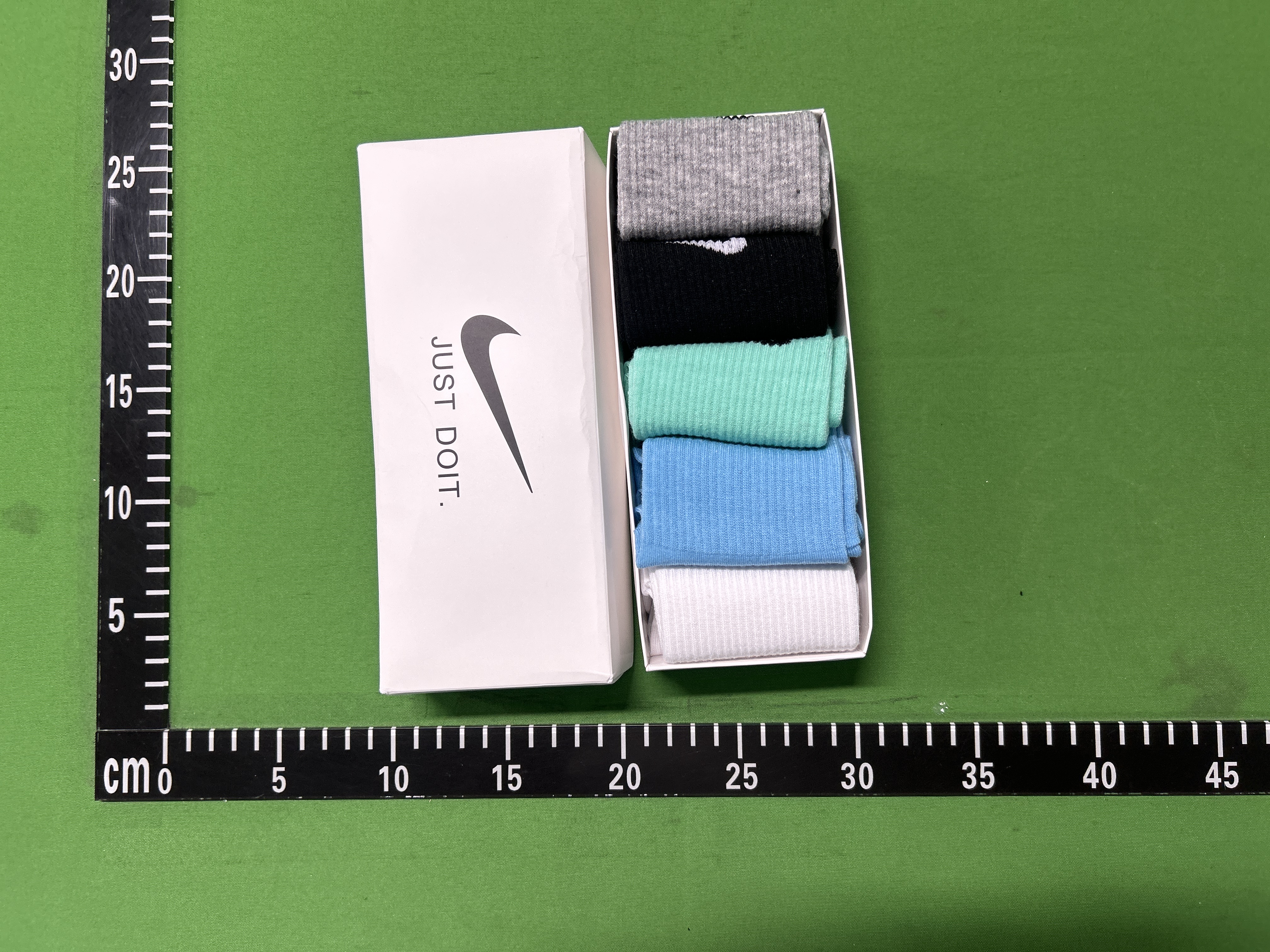 Foto QC 4 de Nike Everyday Crew Socks Black White Grey