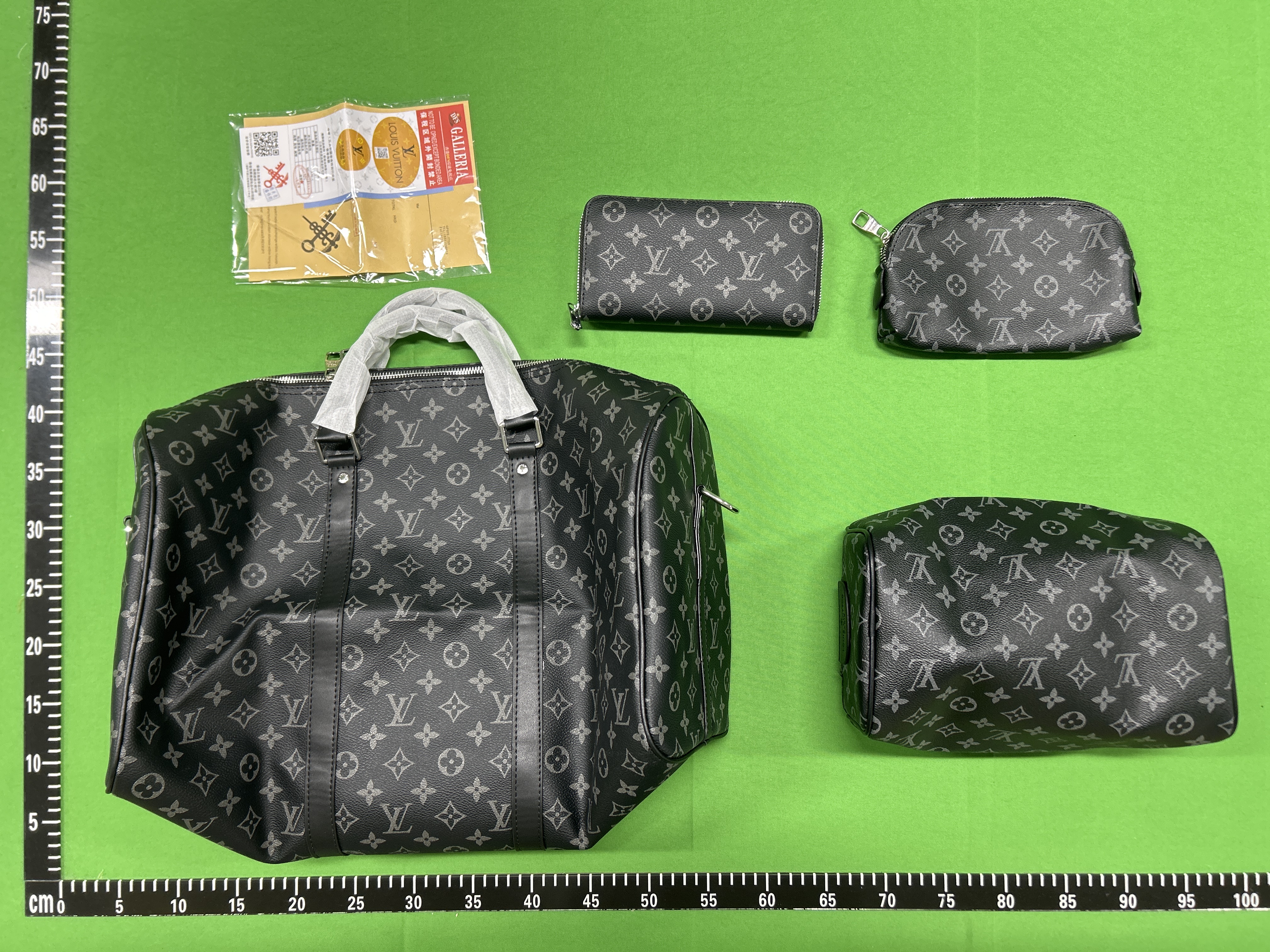 Foto QC 5 de Louis Vuitton Keepall Bandouliere 45 Monogram Eclipse