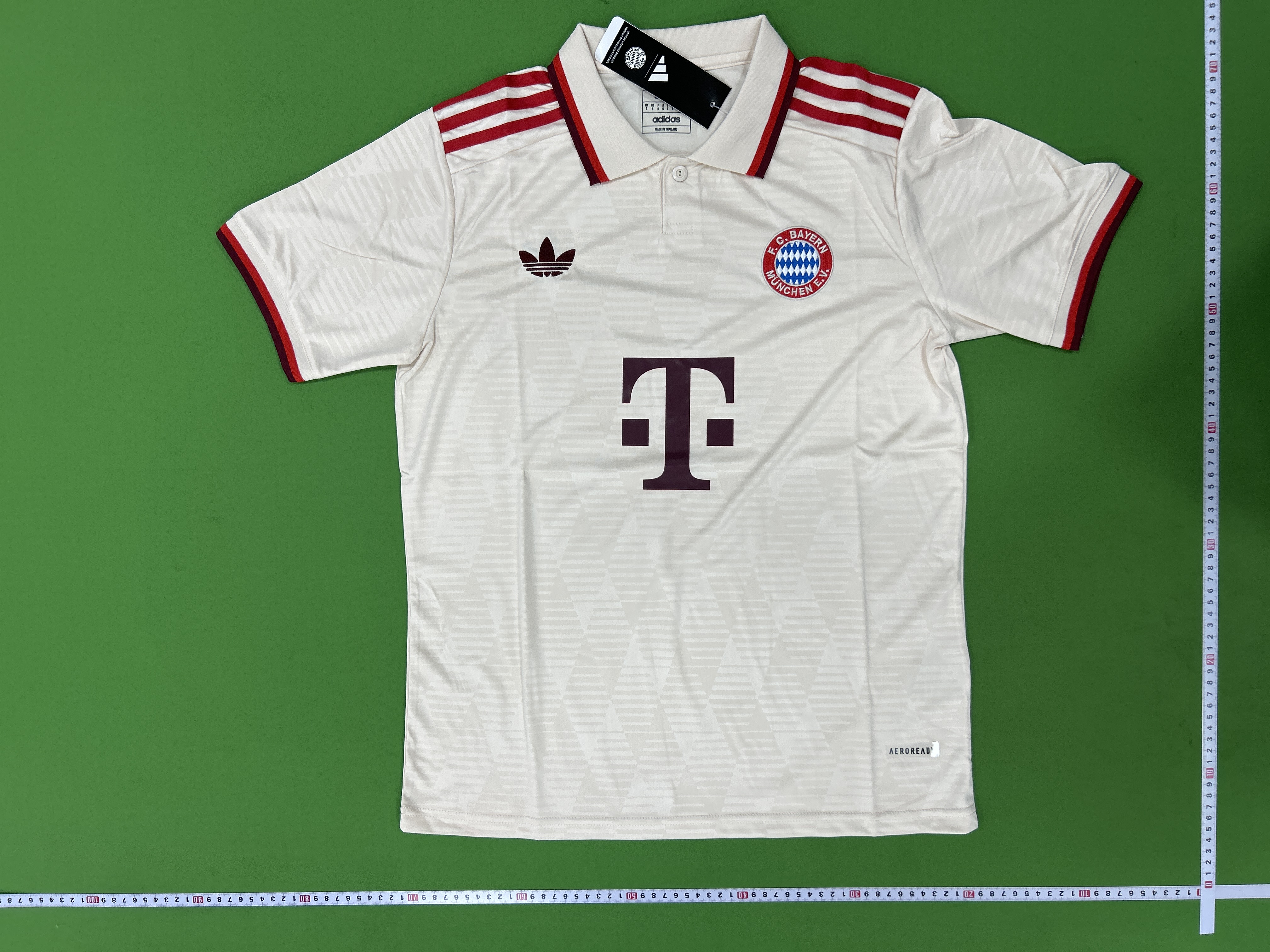 Foto QC 7 de adidas x FC Bayern Munich 2024/25 Third Jersey Off White