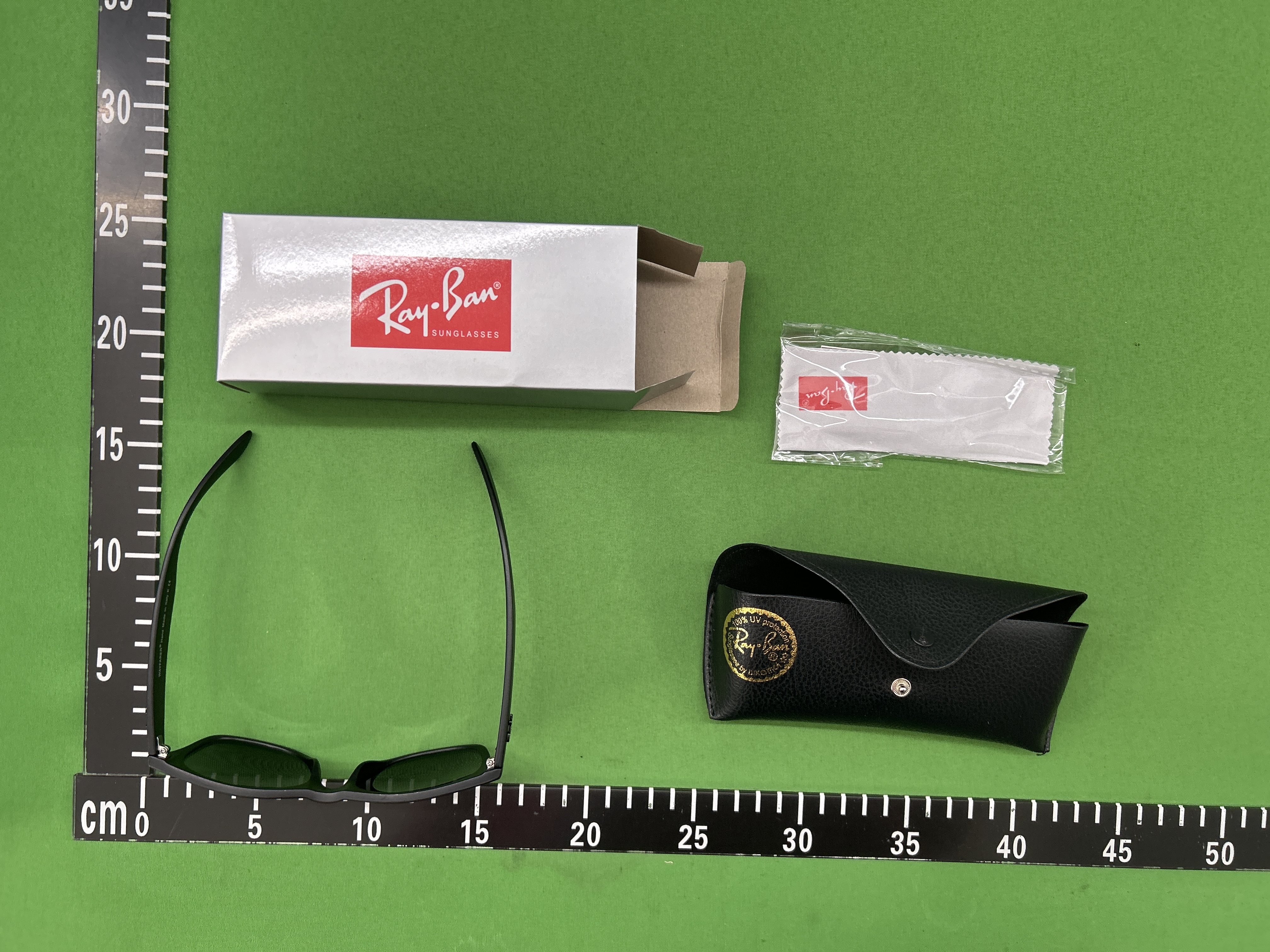 Foto QC 6 de Ray-Ban Wayfarer Acetate Sunglasses Black Green (RB2140 901)