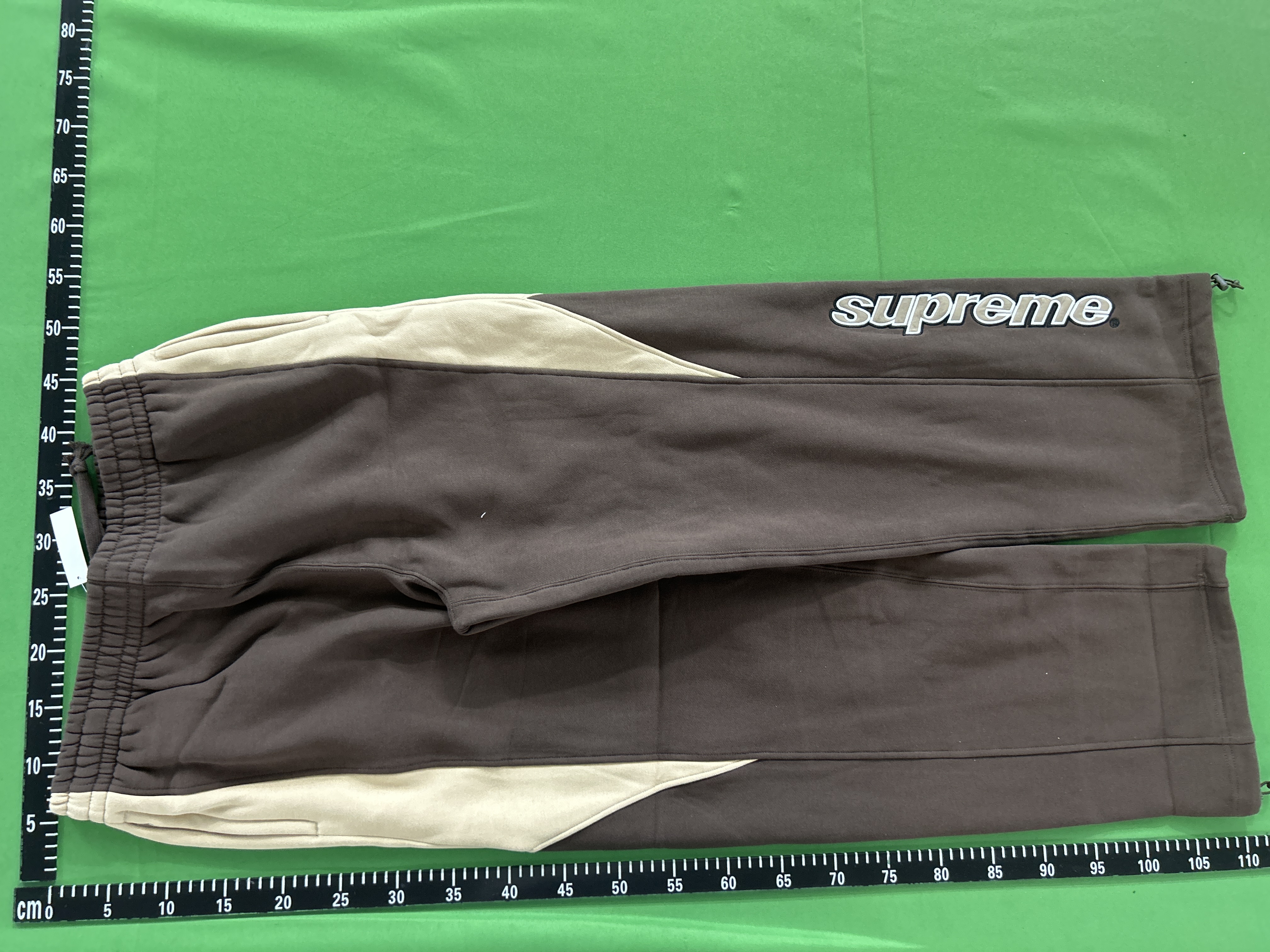 Foto QC 3 de Supreme Sweatpants Panel Brown