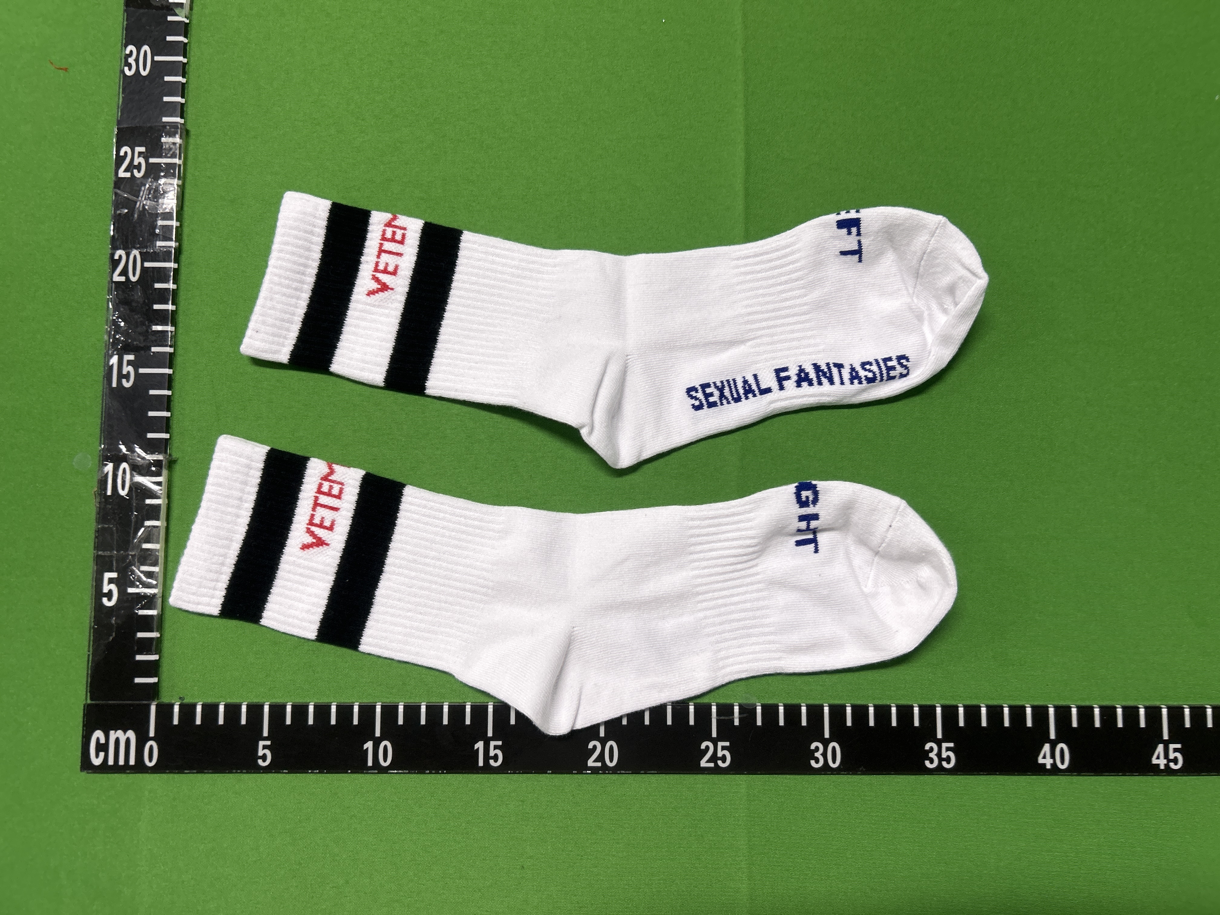 Foto QC 1 de Vetements Sexual Fantasies Crew Socks Striped White