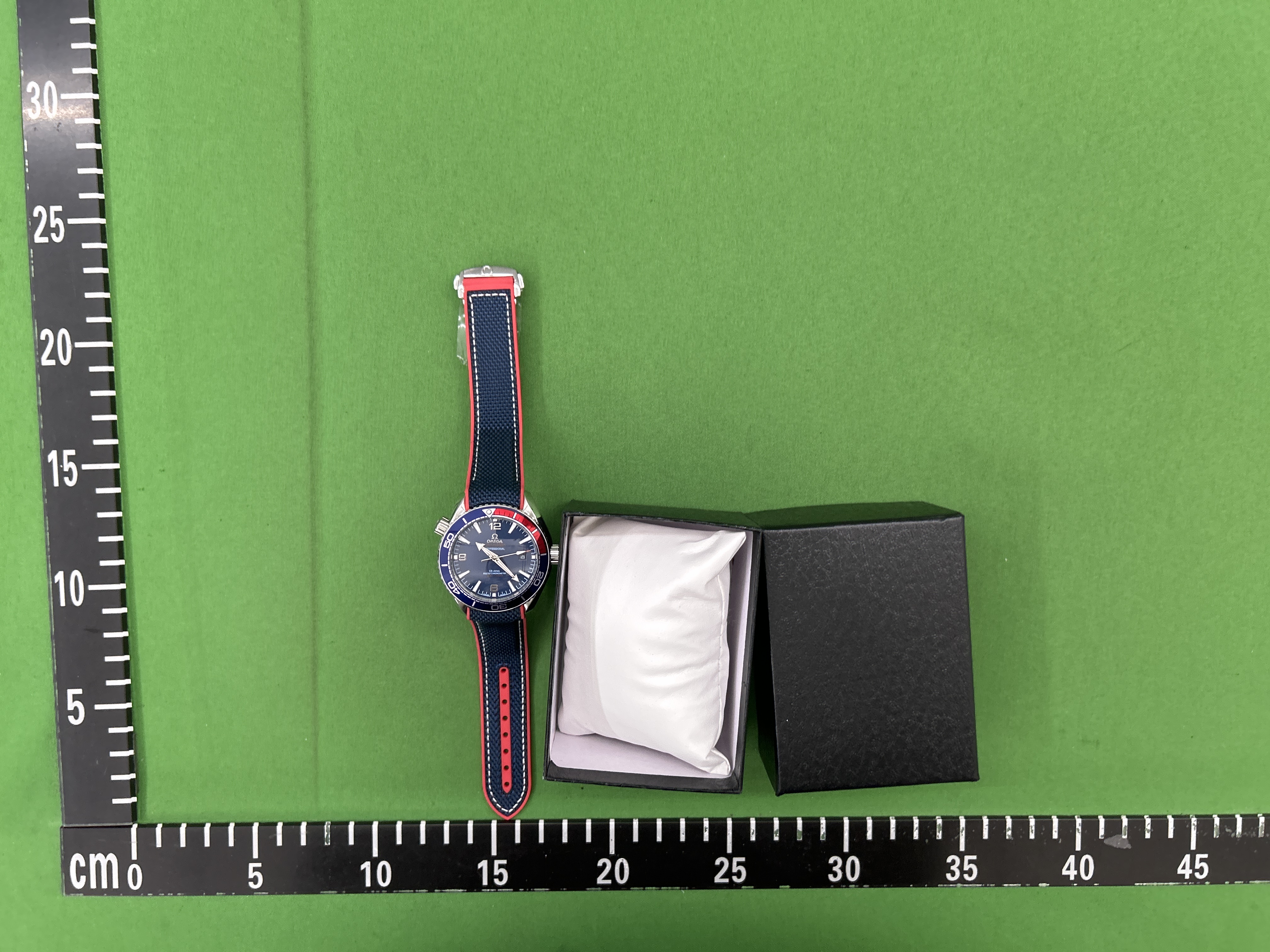 Foto QC 8 de Omega Seamaster Planet Ocean 600M 215.32.44.21.03.001
