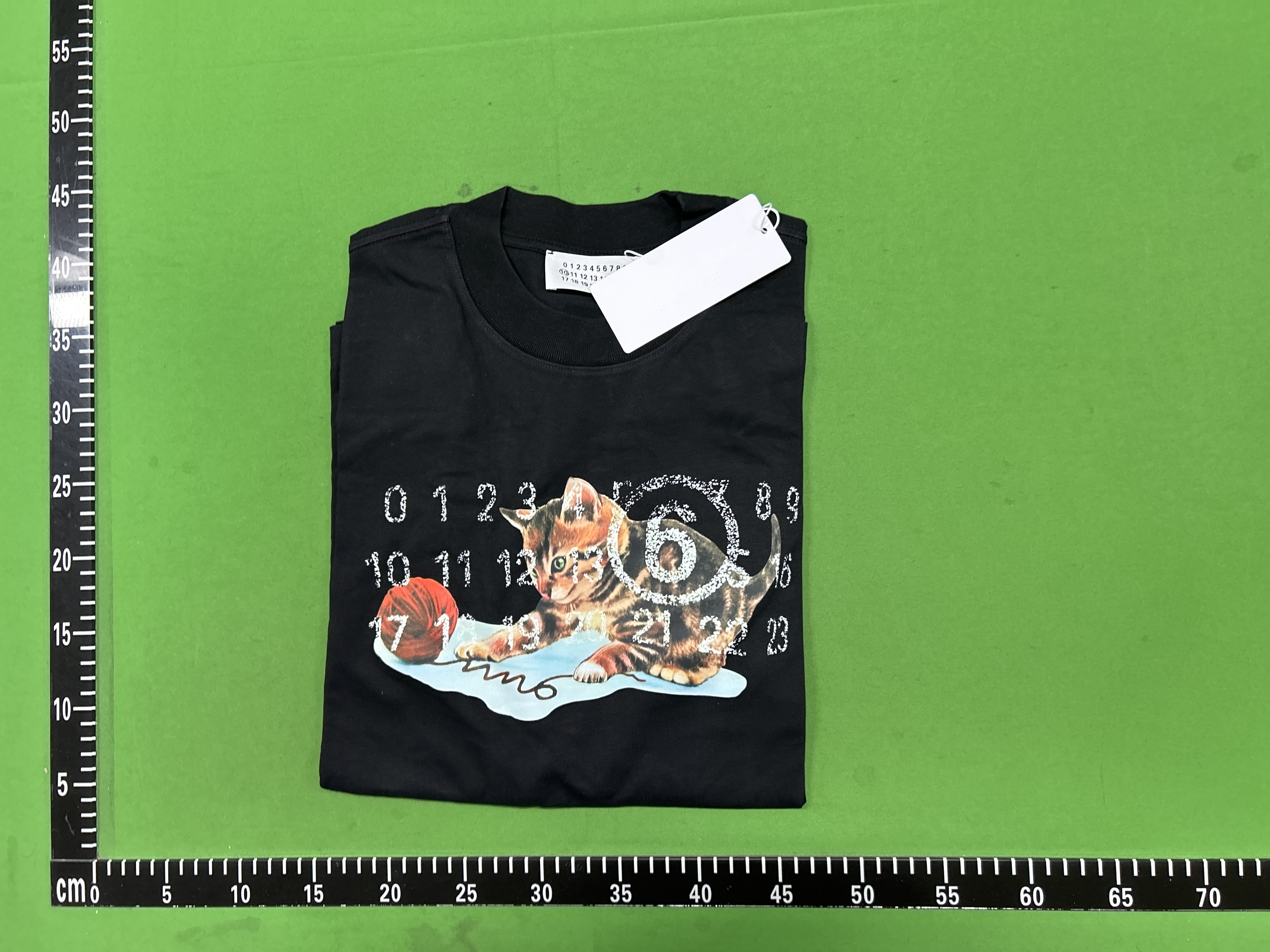 Foto QC 5 de Maison Margiela Galaxy 8-Ball Earth Graphic Long-Sleeve T-shirt Black