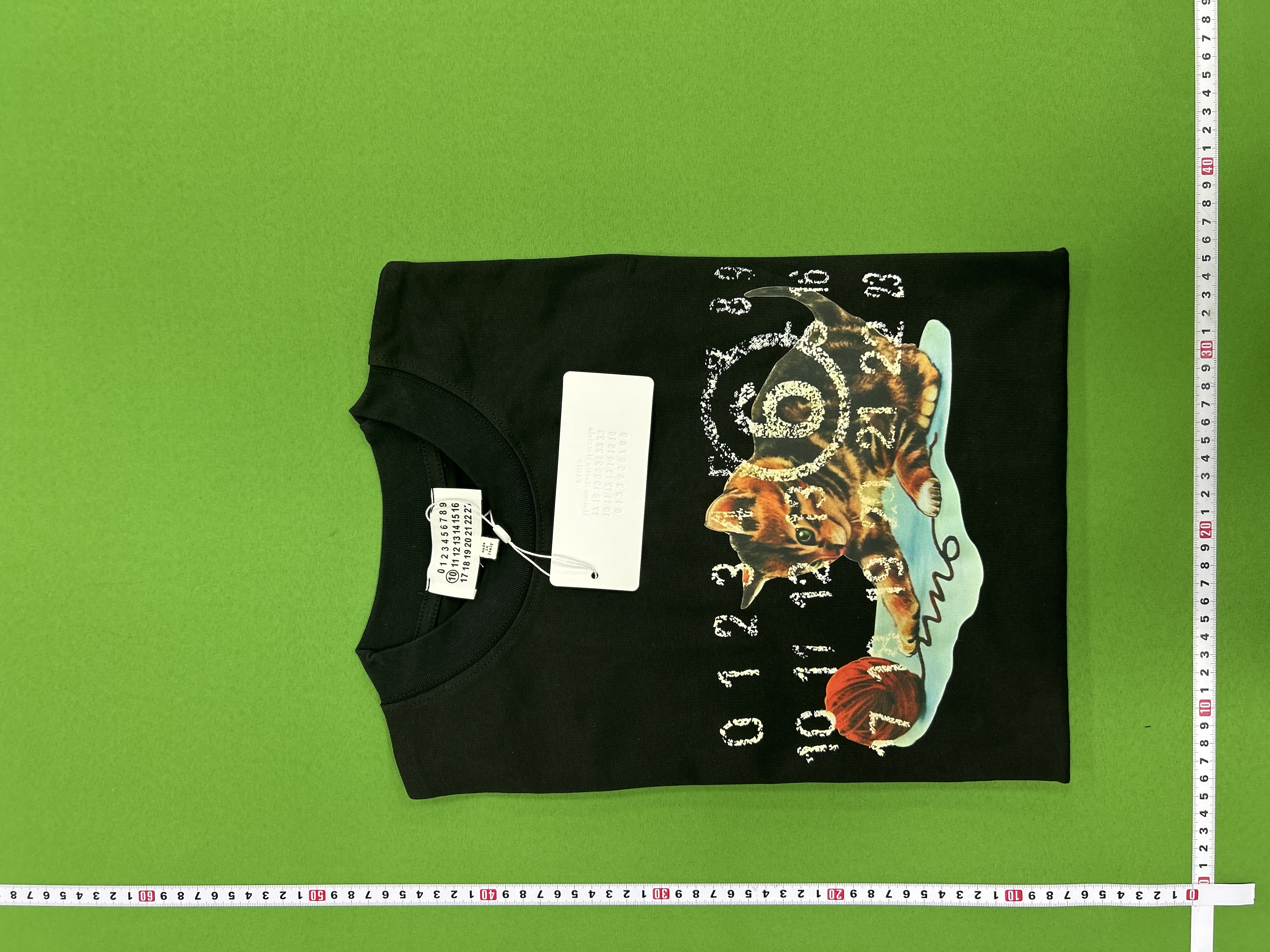 Foto QC 1 de Maison Margiela Galaxy 8-Ball Earth Graphic Long-Sleeve T-shirt Black