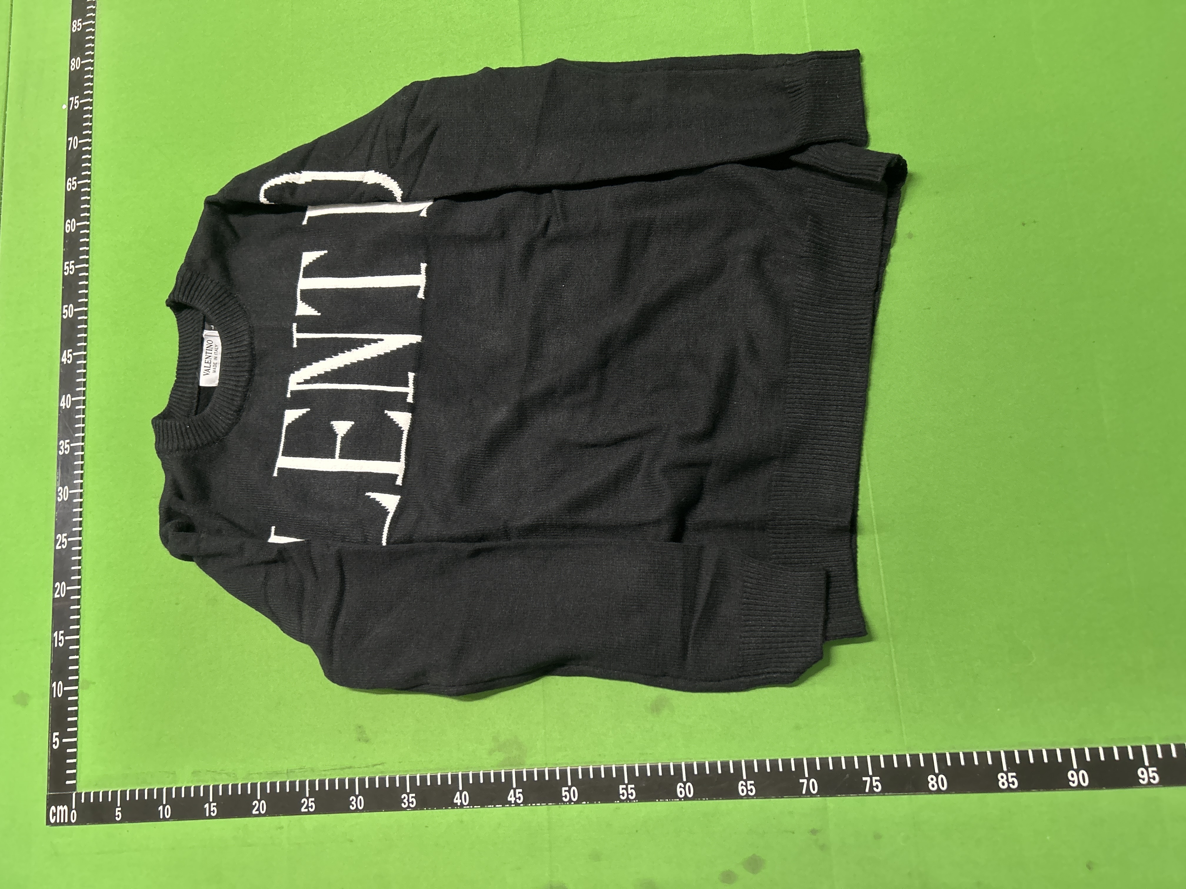 Foto QC 3 de Givenchy x Disney Oswald the Lucky Rabbit Crewneck Sweater Logo Knit Grey
