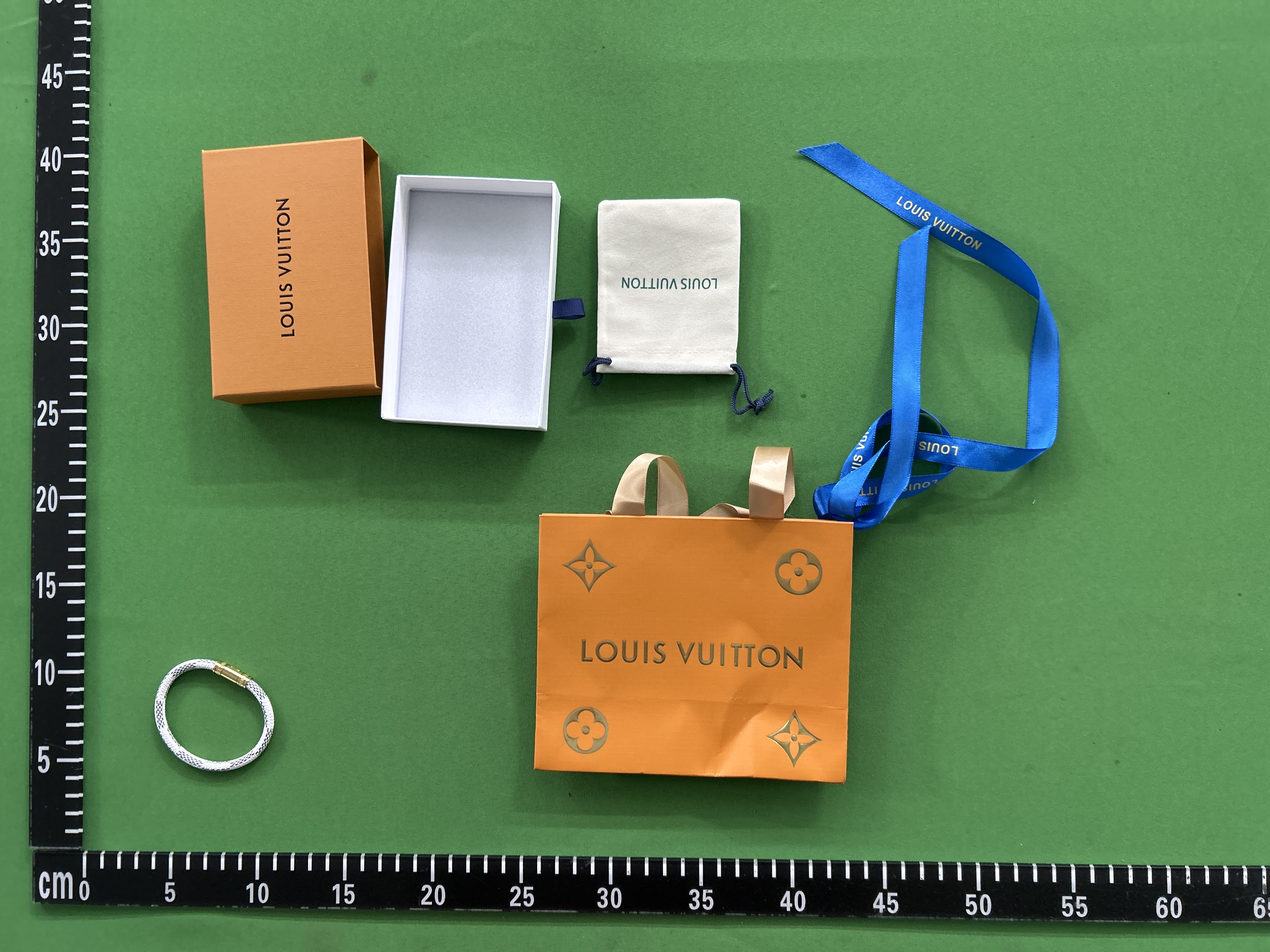 Foto QC 5 de Cartier LOVE Ring White Gold Silver