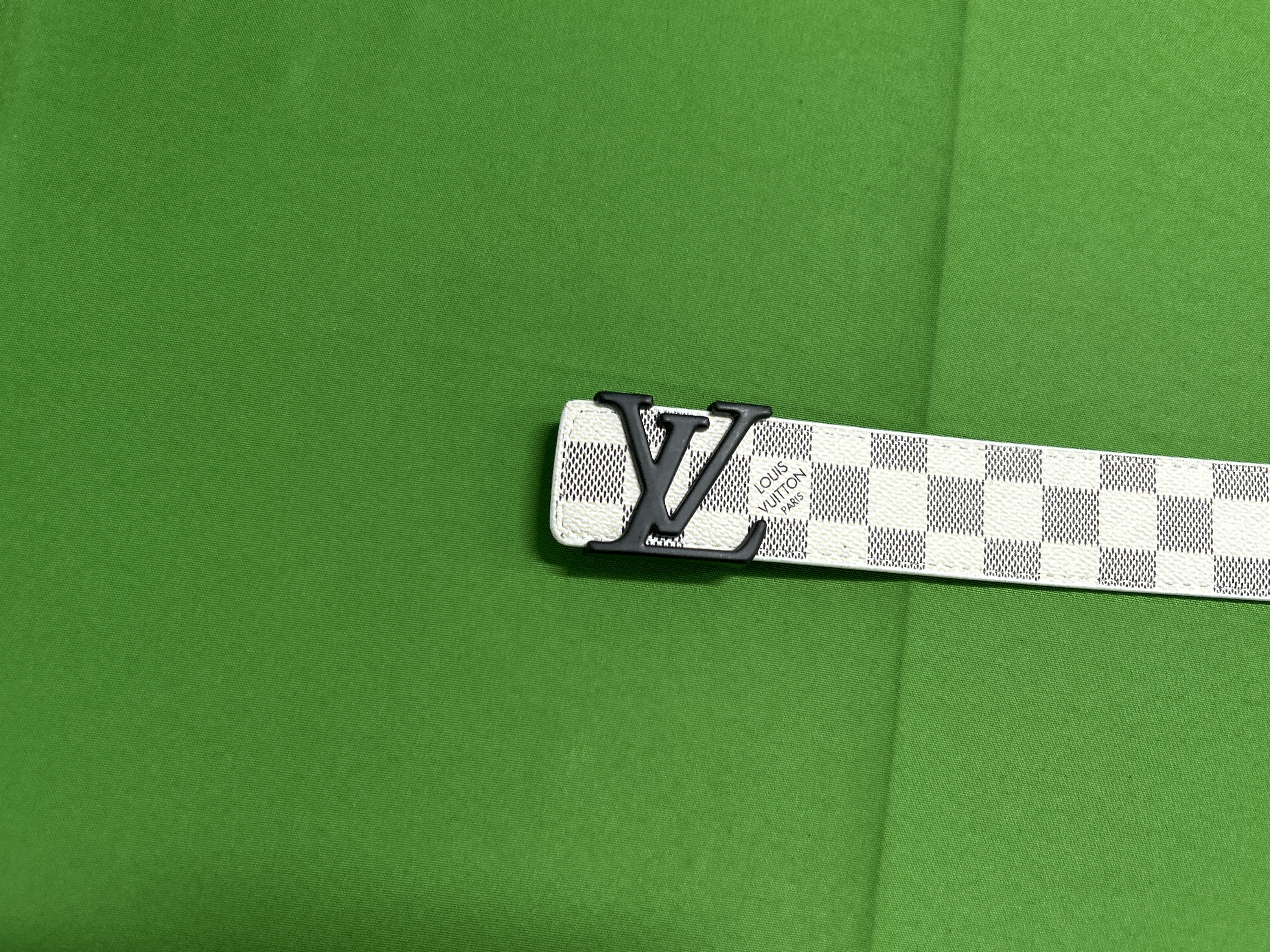 Foto QC 7 de Louis Vuitton LV Initiales Reversible Belt Monogram Eclipse