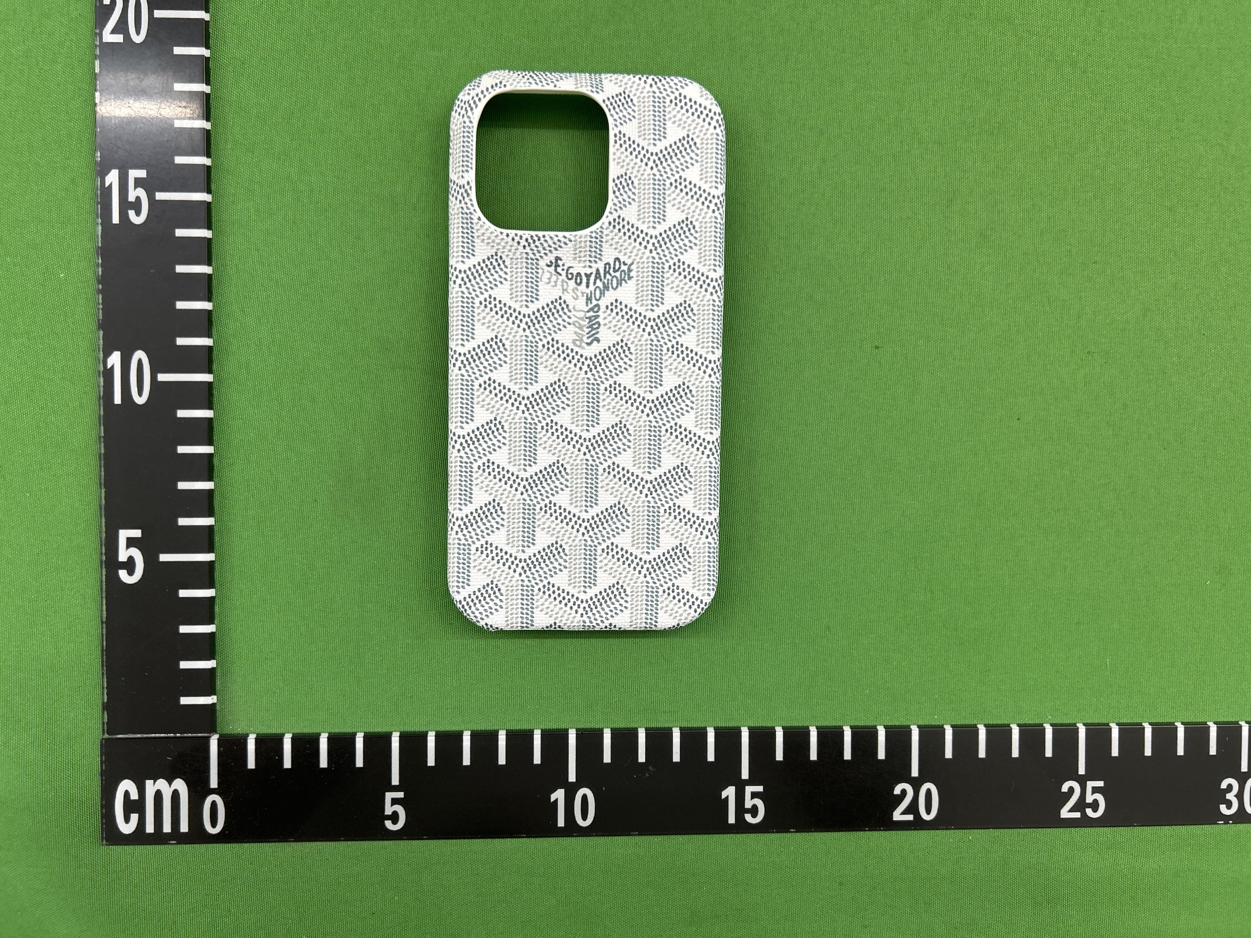 Foto QC 3 de Goyard Goyardine Canvas Case for iPhone 11 Pro Pink