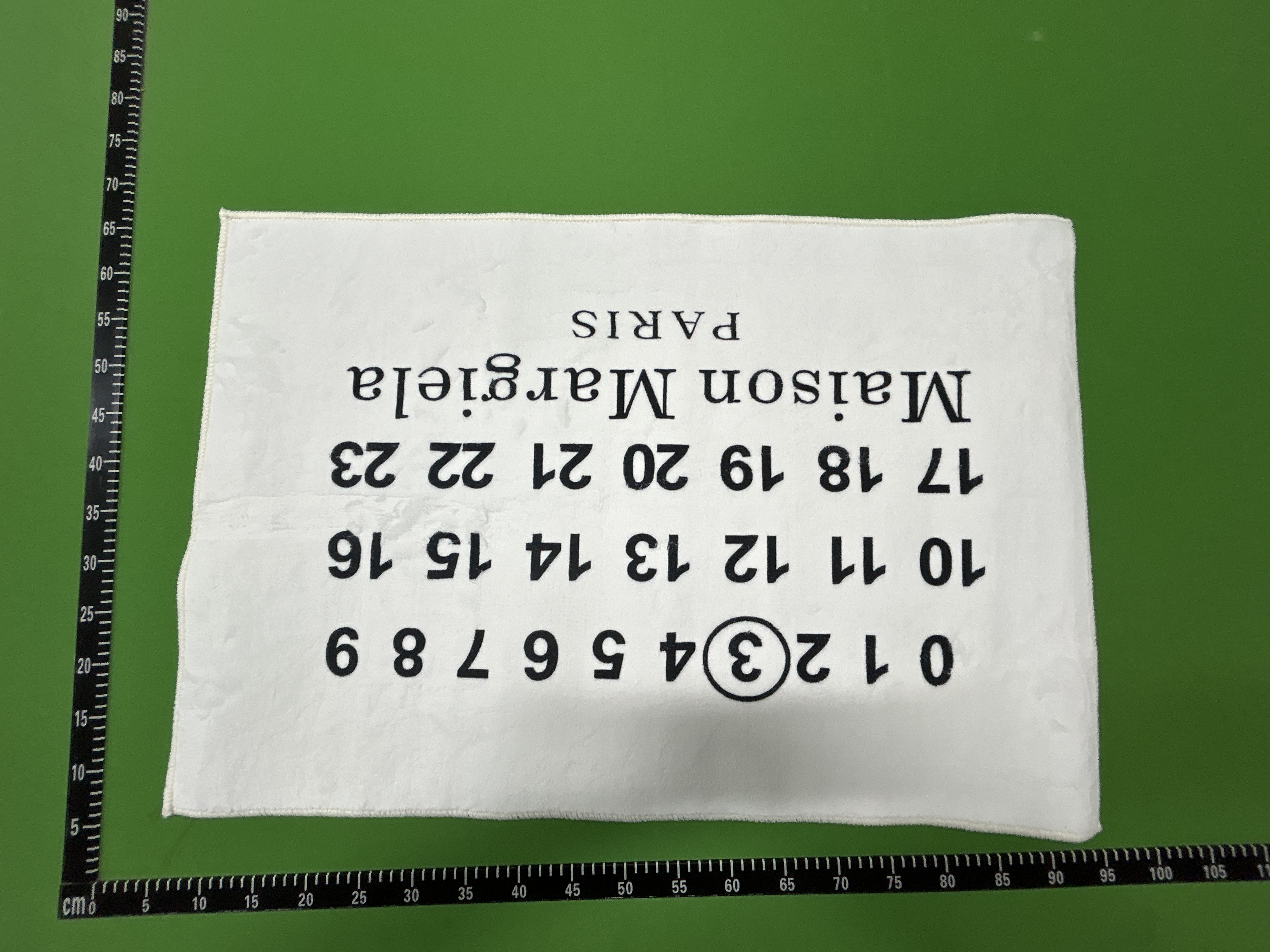 Foto QC 2 de Maison Margiela Numeric Logo Mat White