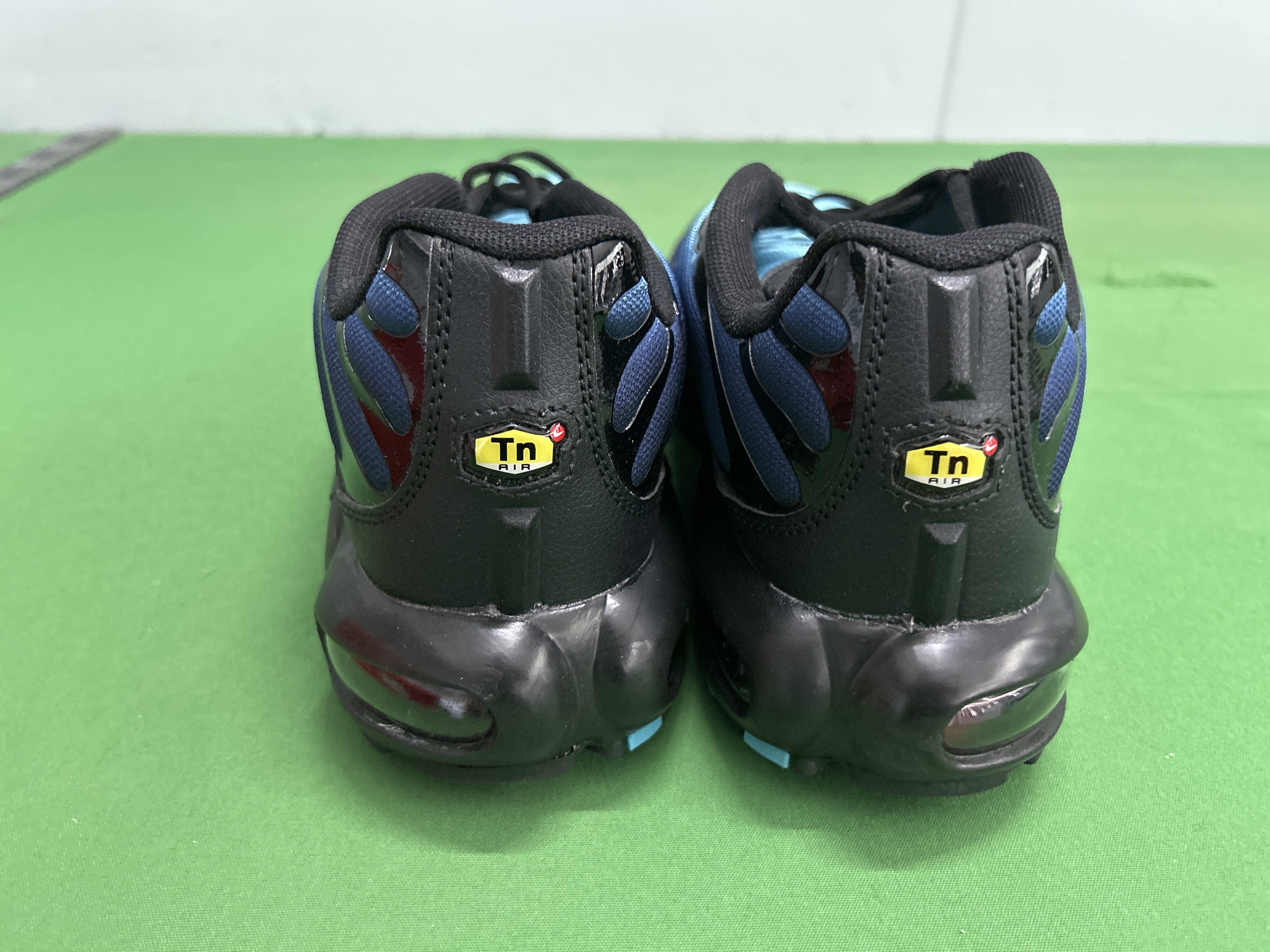 Foto QC 3 de Nike Air Max Plus Black White Gradient DM0032-003