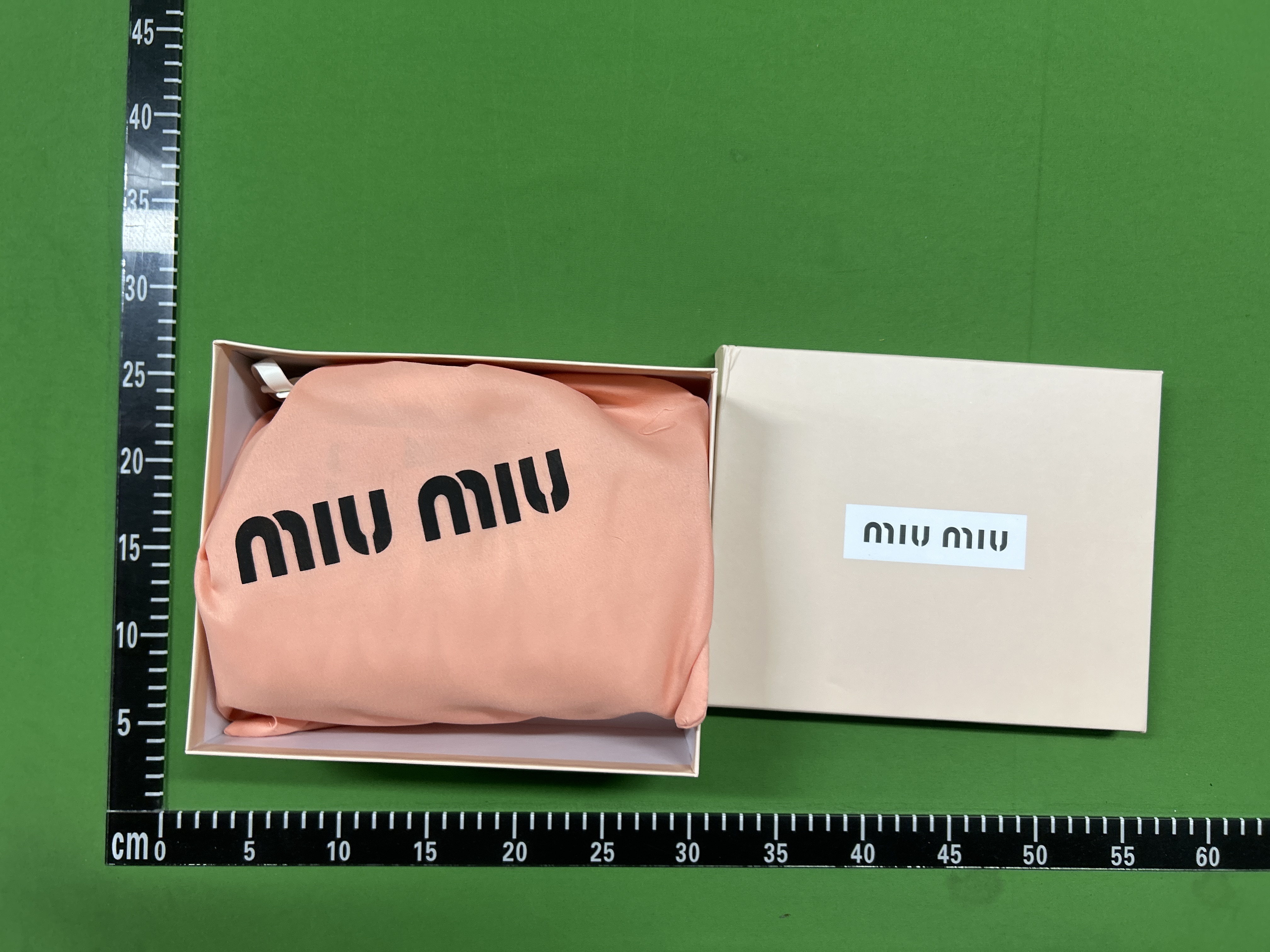 Foto QC 7 de Miu Miu Matelassé Top Handle Bag Small Dark Brown Nappa Leather