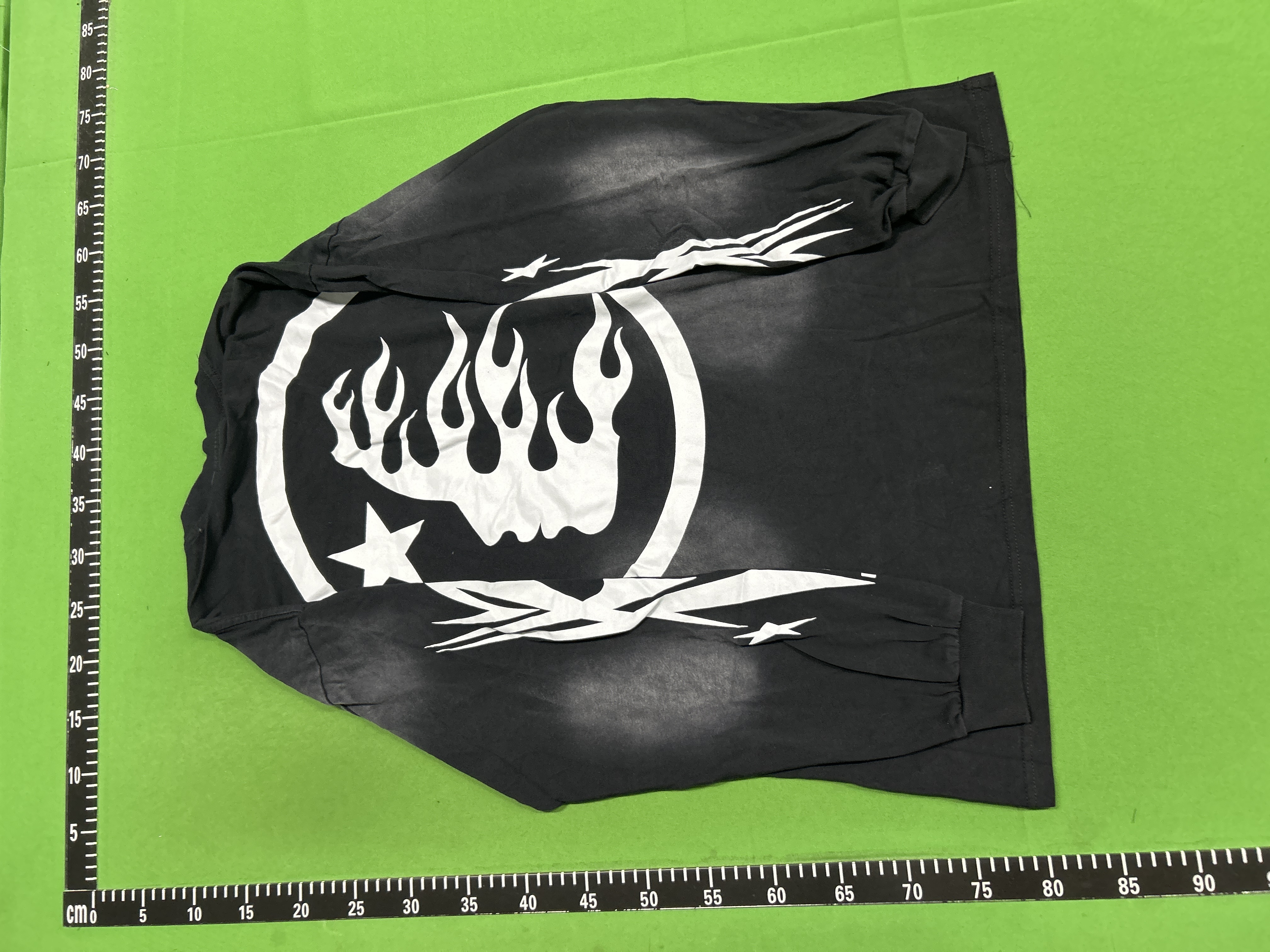 Foto QC 7 de Hellstar T-shirt Path to Paradise Flame Head Long-Sleeve Washed Black