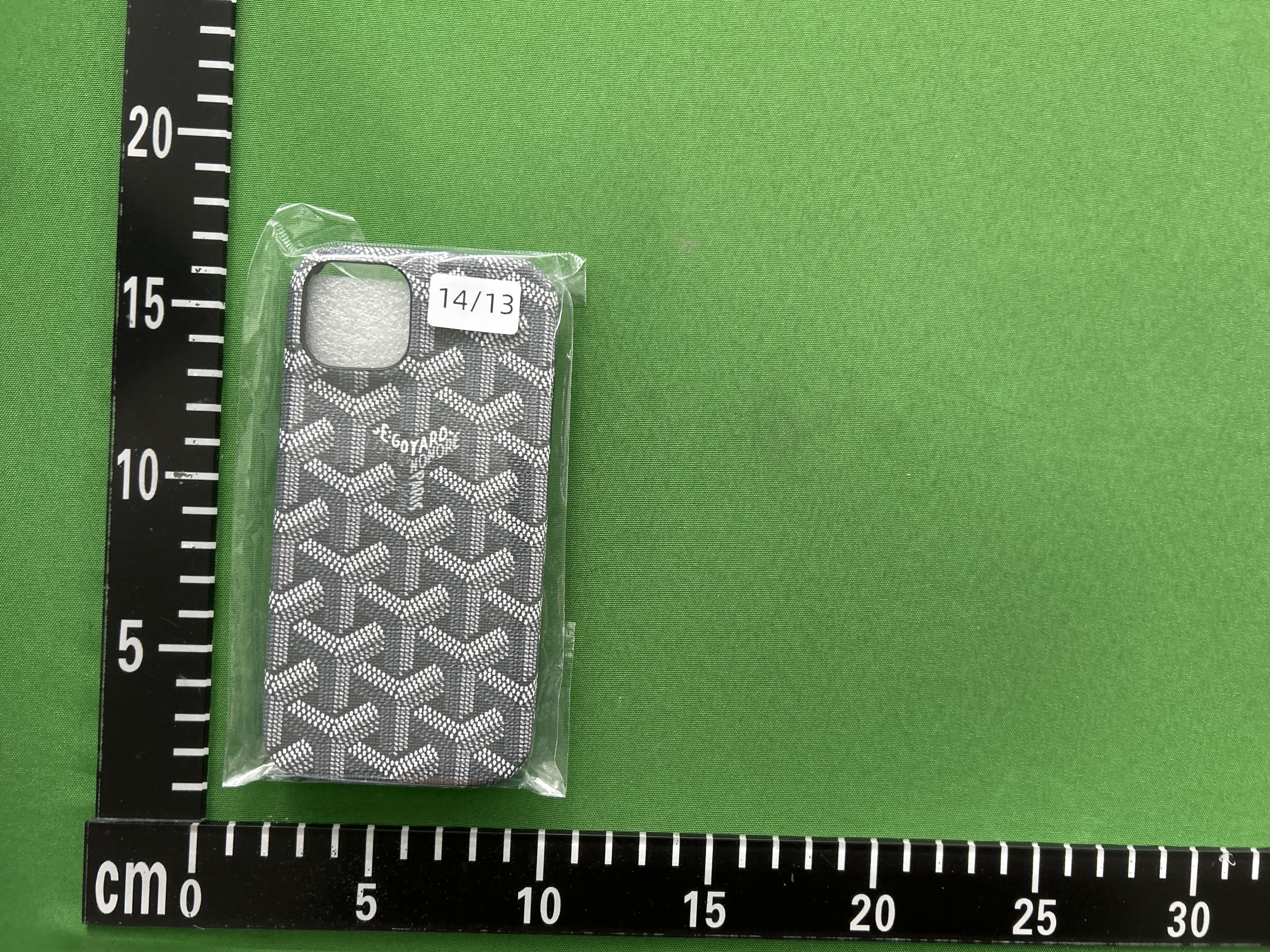 Foto QC 4 de Goyard Goyardine Case for iPhone 15 Pro Grey