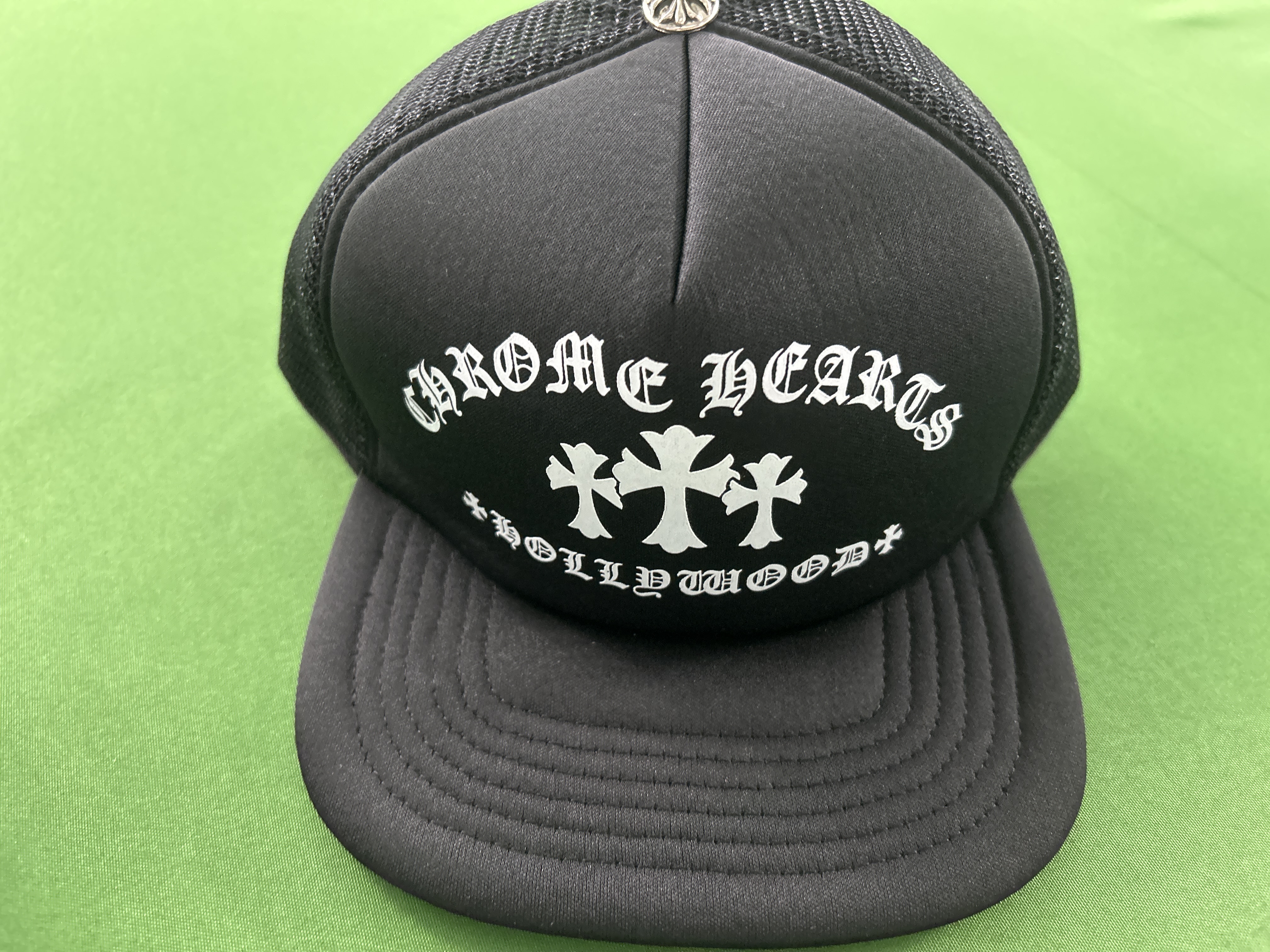 Foto QC 2 de Chrome Hearts Cemetery Cross Patch Trucker Cap Black