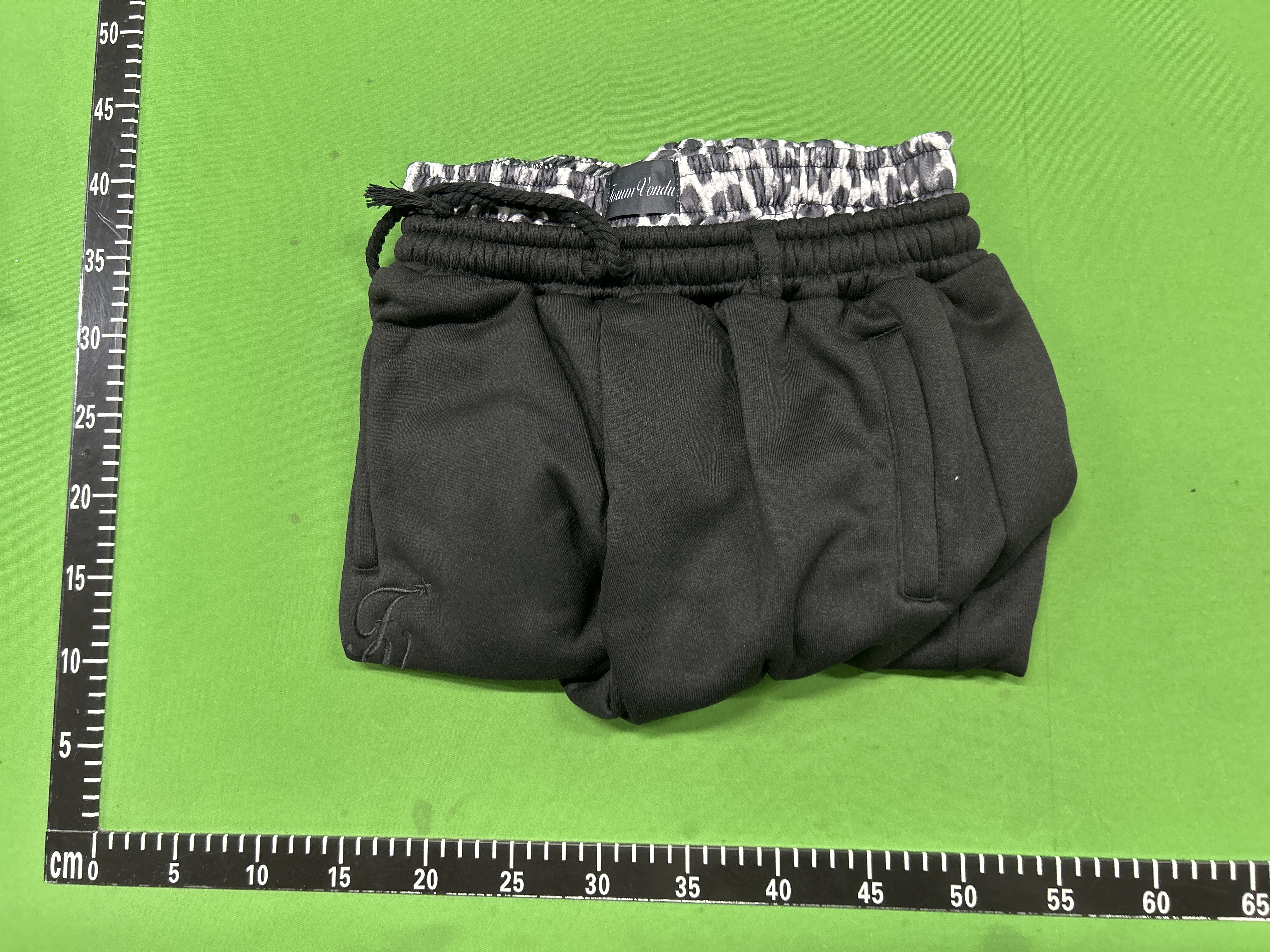 Foto QC 5 de Revenge Sweater Leopard Logo Heather Grey