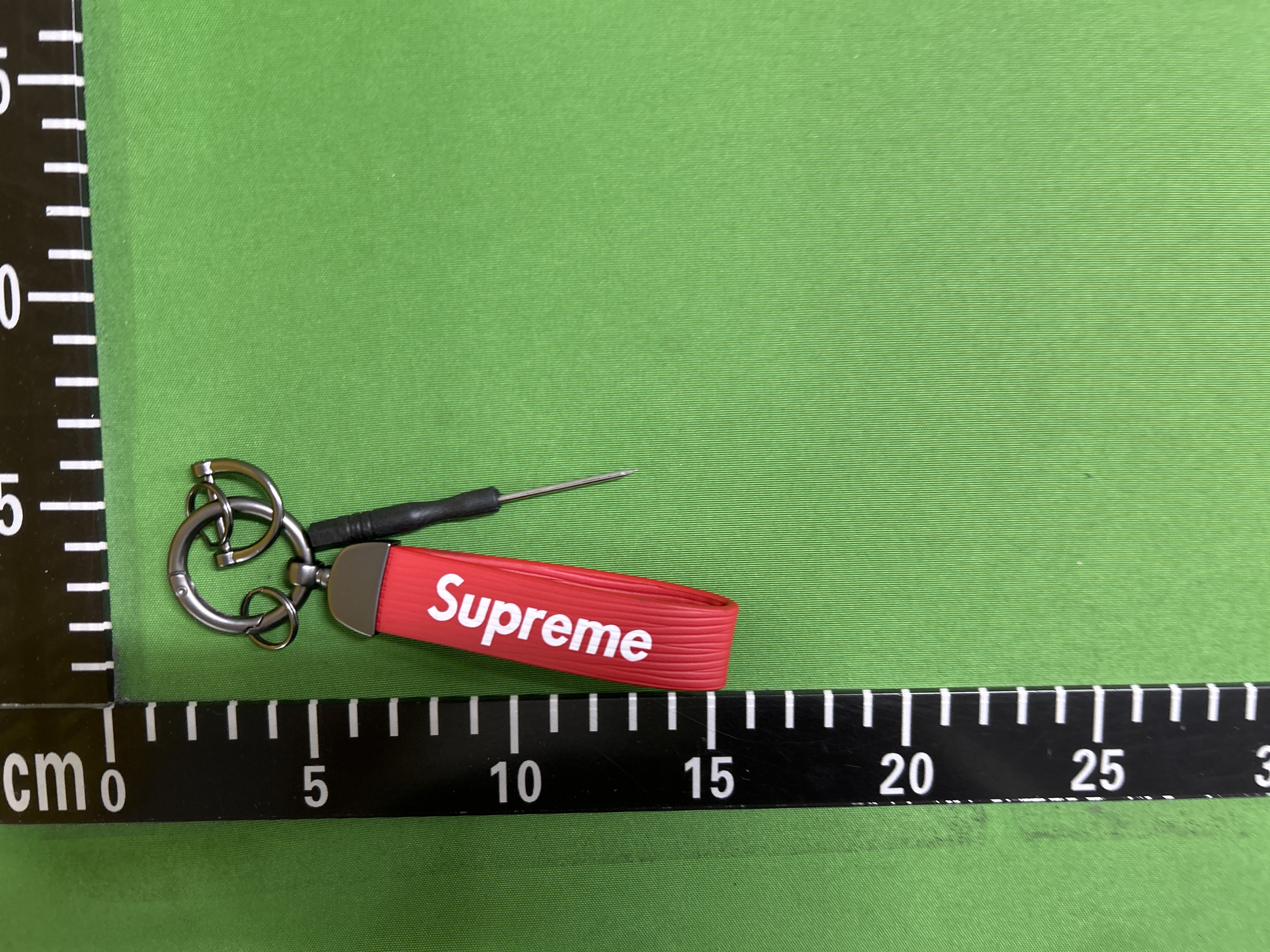 Foto QC 5 de Supreme Box Logo Keychain Red