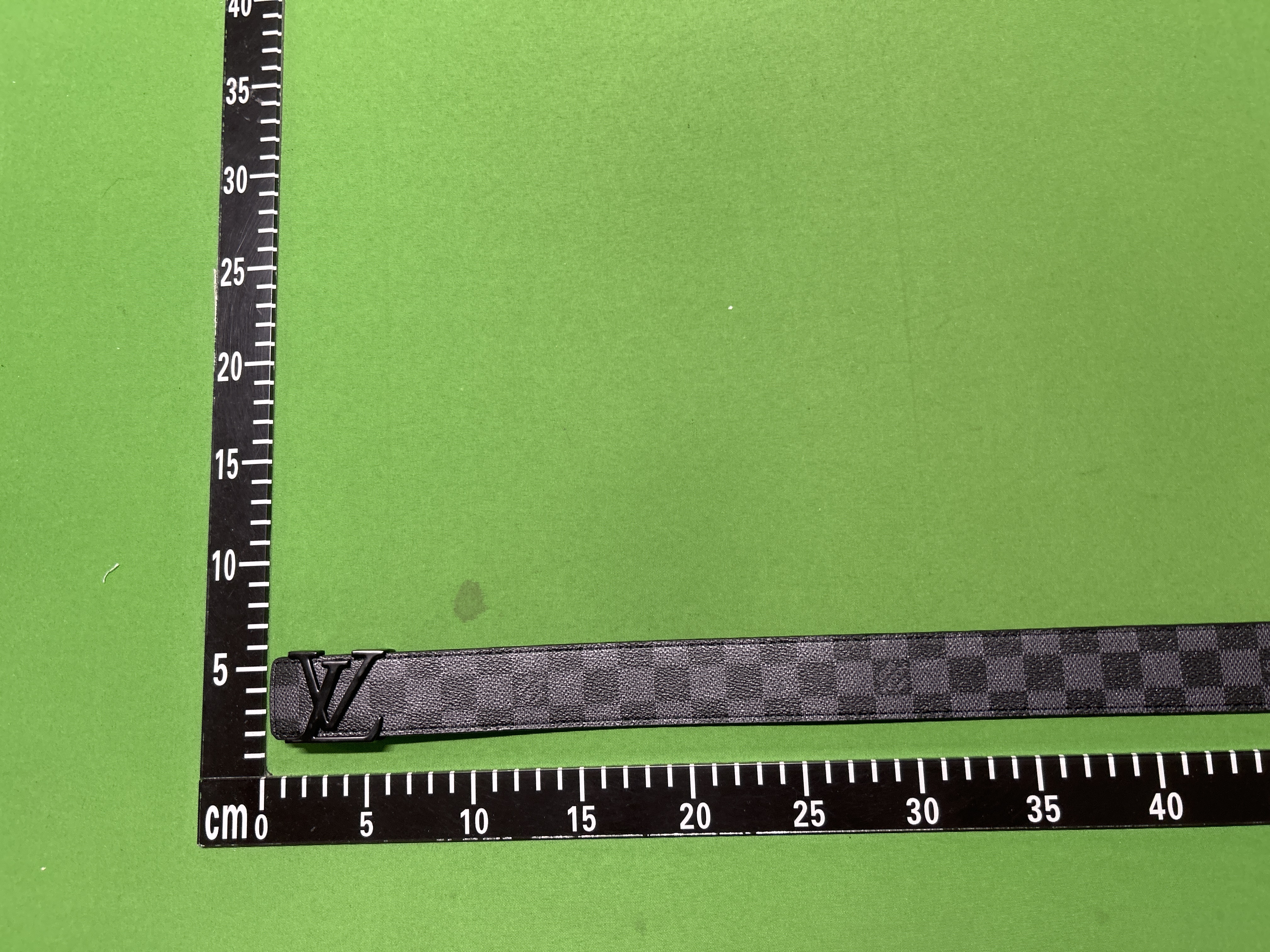 Foto QC 6 de Other V-Letter Buckle Belt Black Checkered