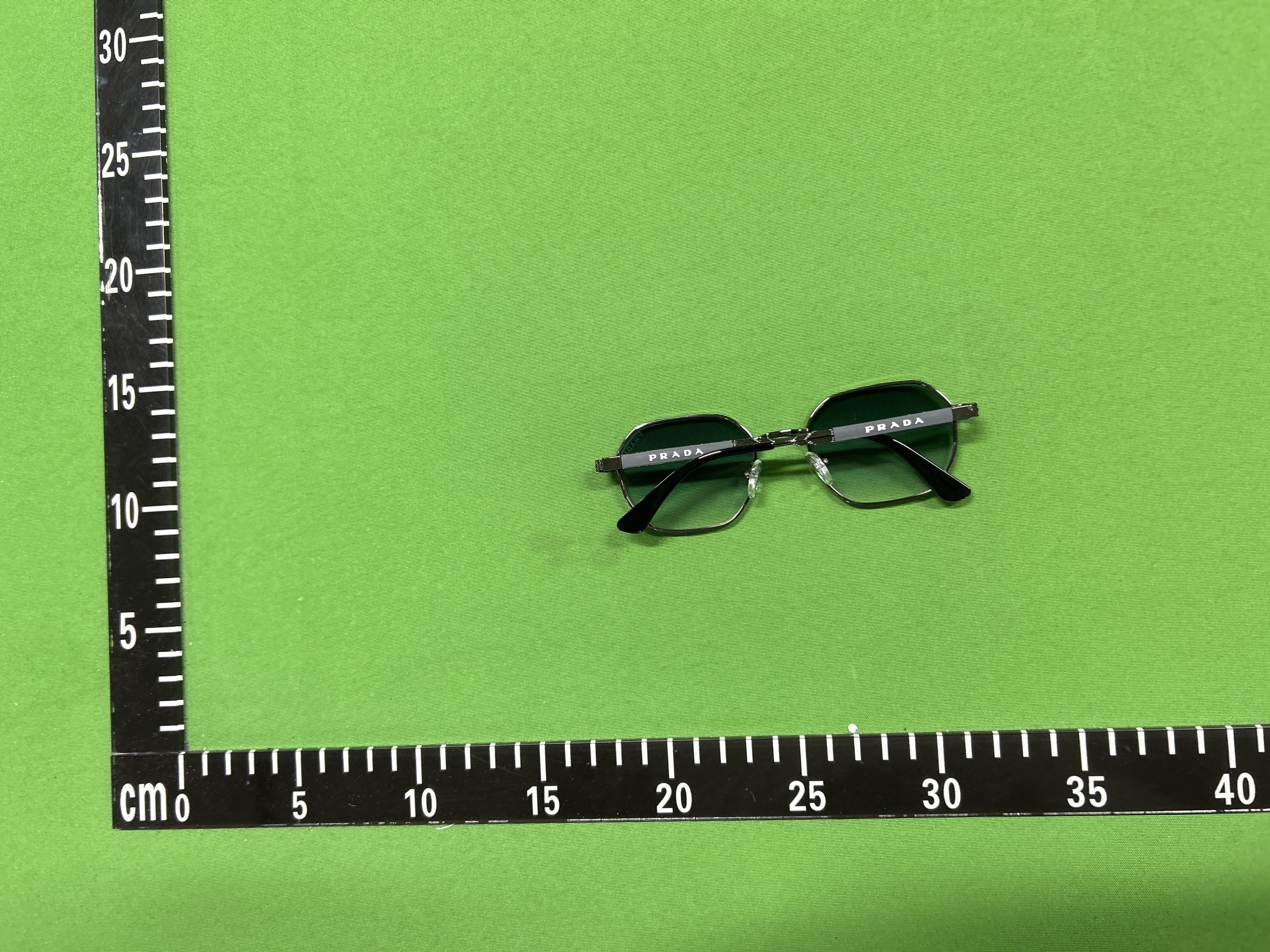 Foto QC 8 de Louis Vuitton Waimea Acetate Sunglasses Tortoise Grey Monogram (LX10)