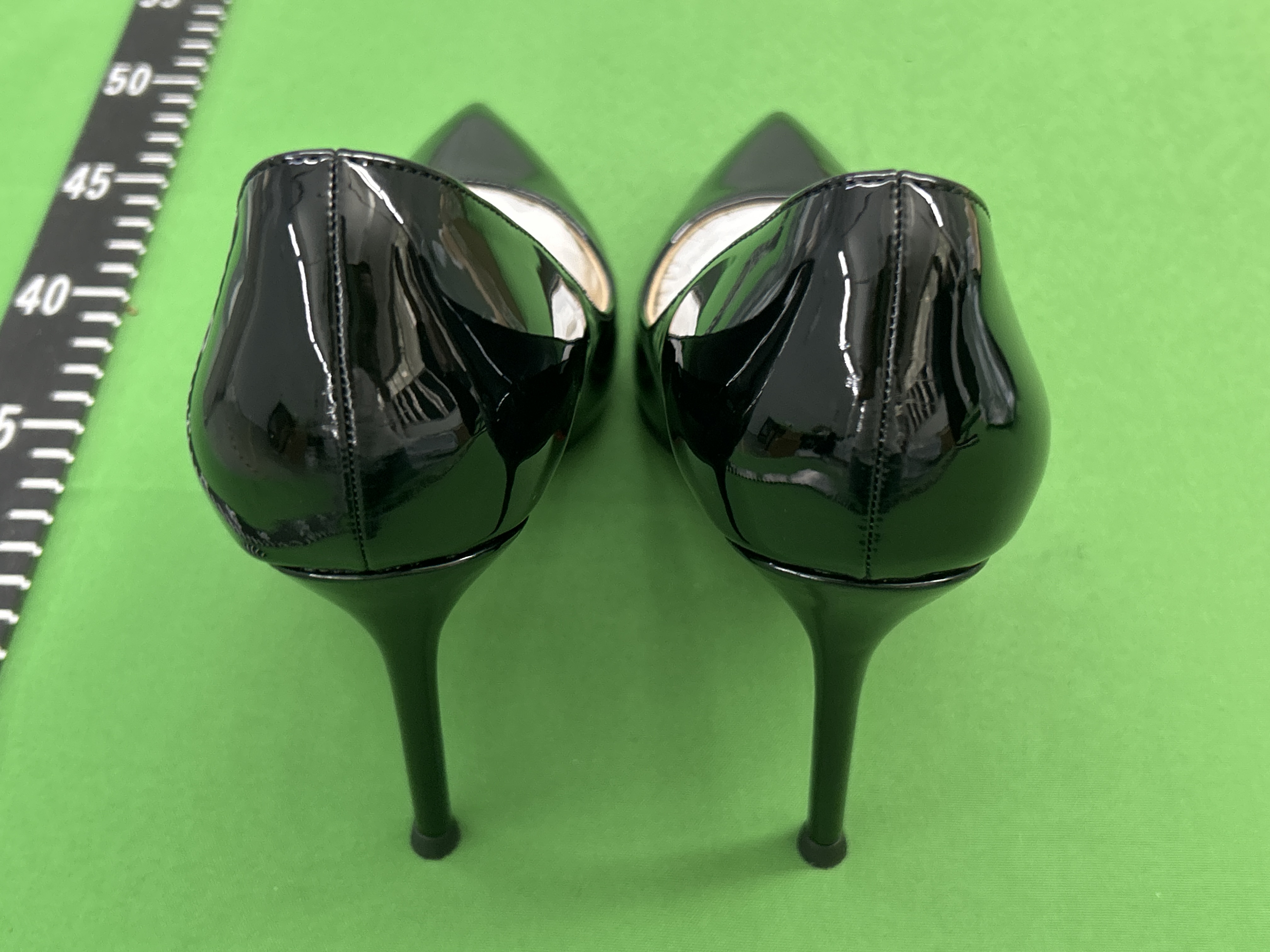Foto QC 3 de Christian Louboutin So Kate Patent Leather Pointed-Toe Pumps Black