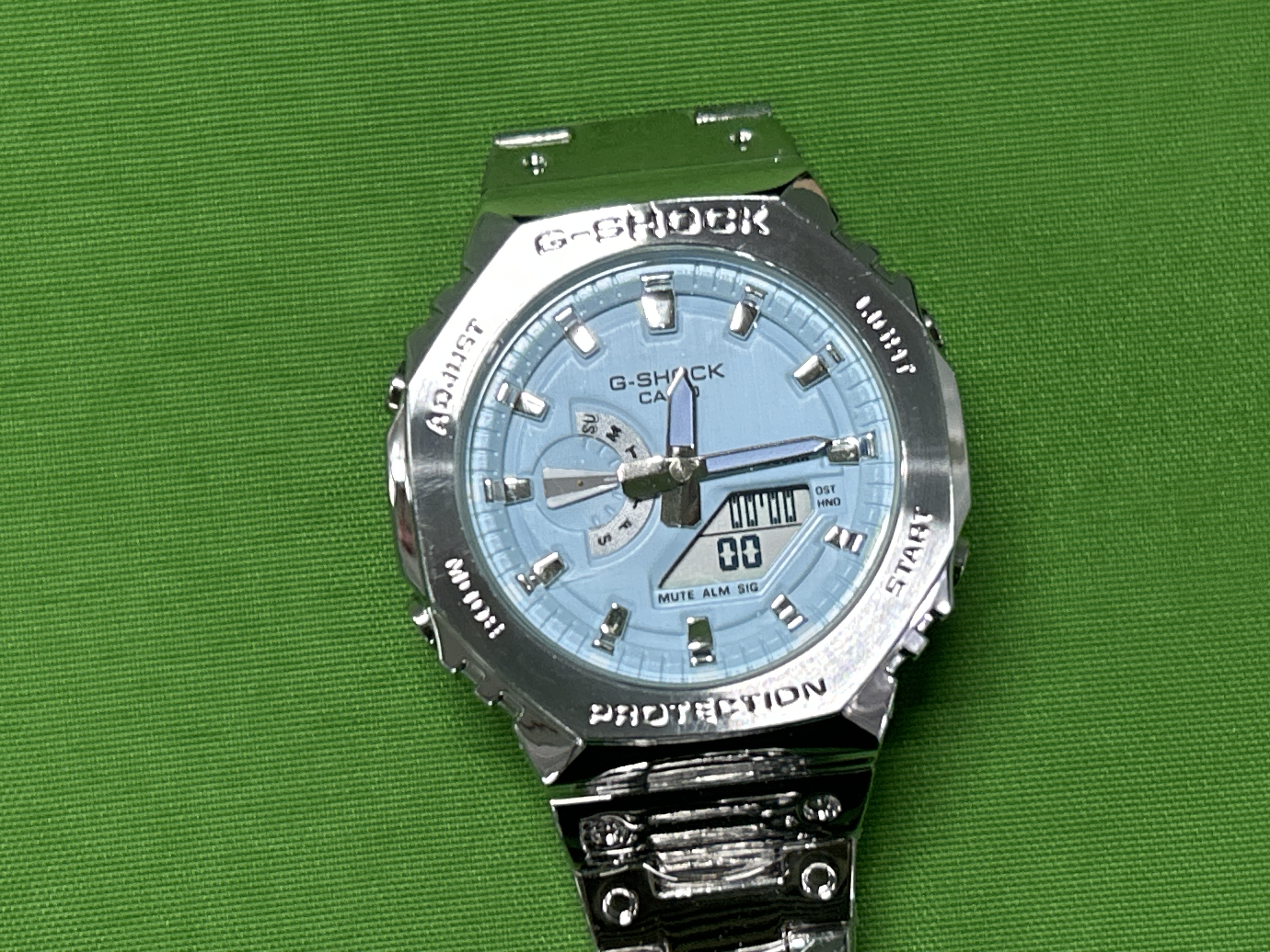 Foto QC 3 de Casio G-Shock Manga Series GA-2100MNG-9A