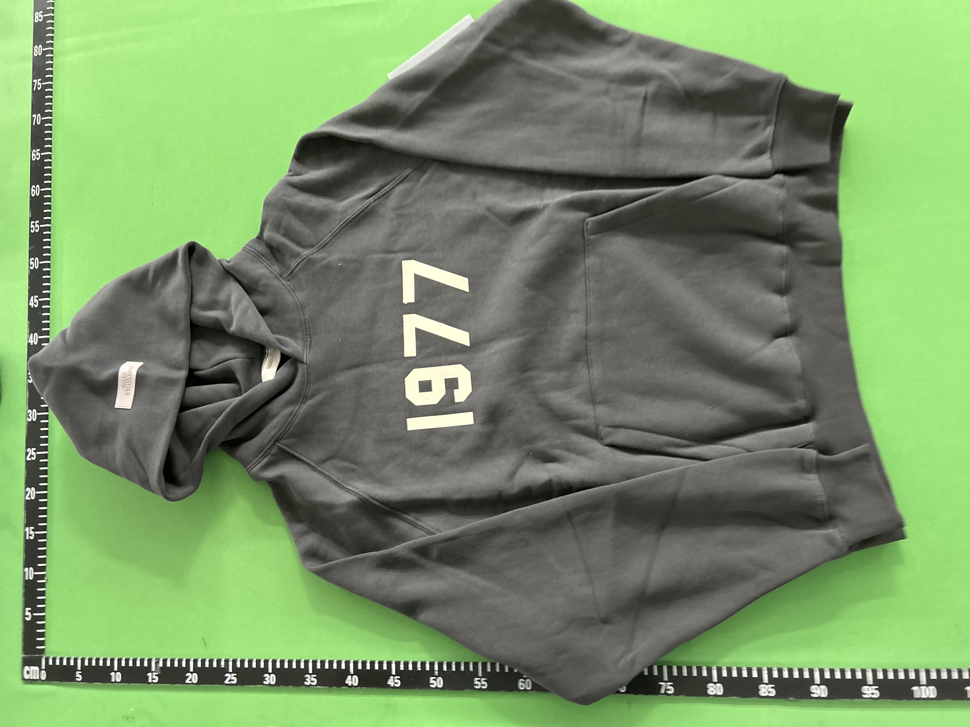Foto QC 3 de Fear of God Essentials 1977 Set 2-Piece Dark Oatmeal