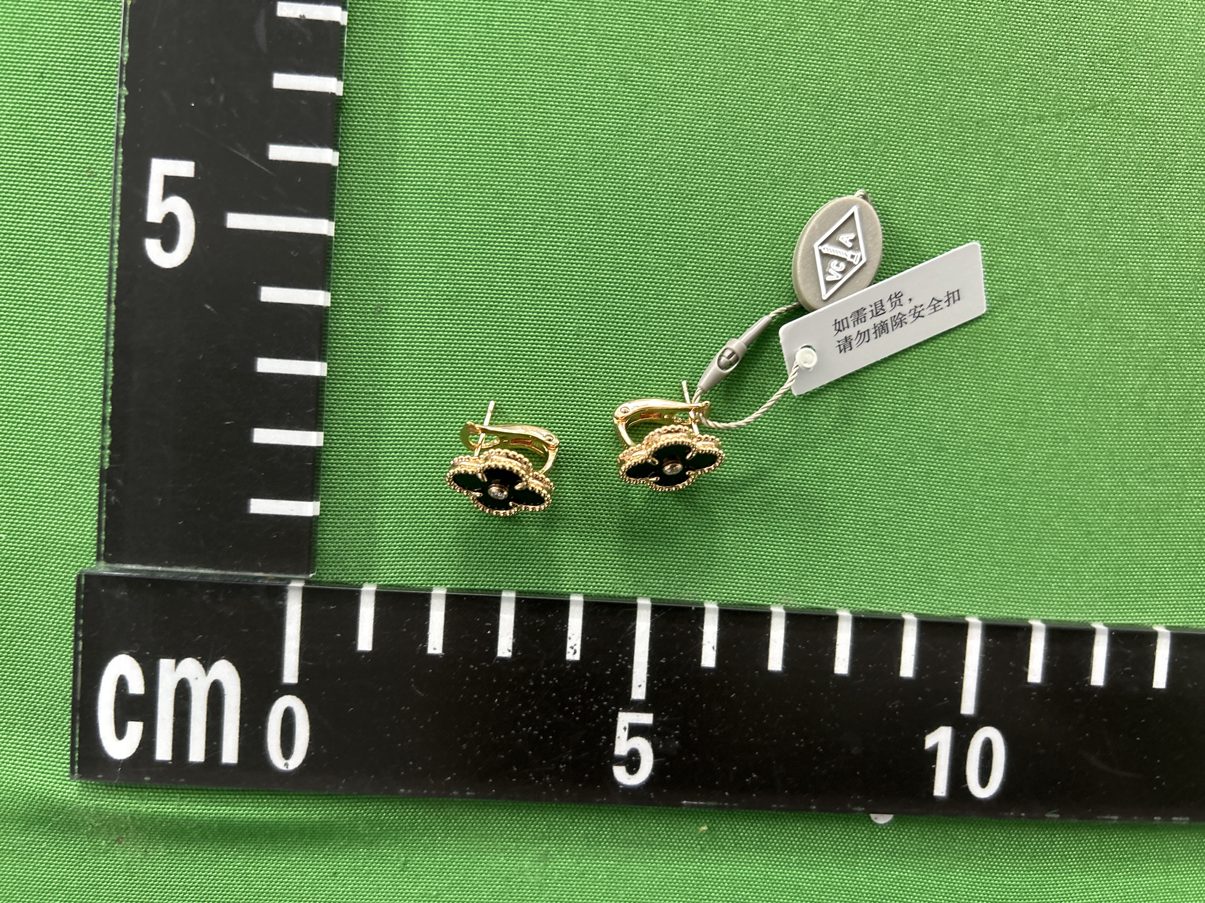 Foto QC 2 de Van Cleef & Arpels Alhambra Earrings Gold Malachite Diamond Green
