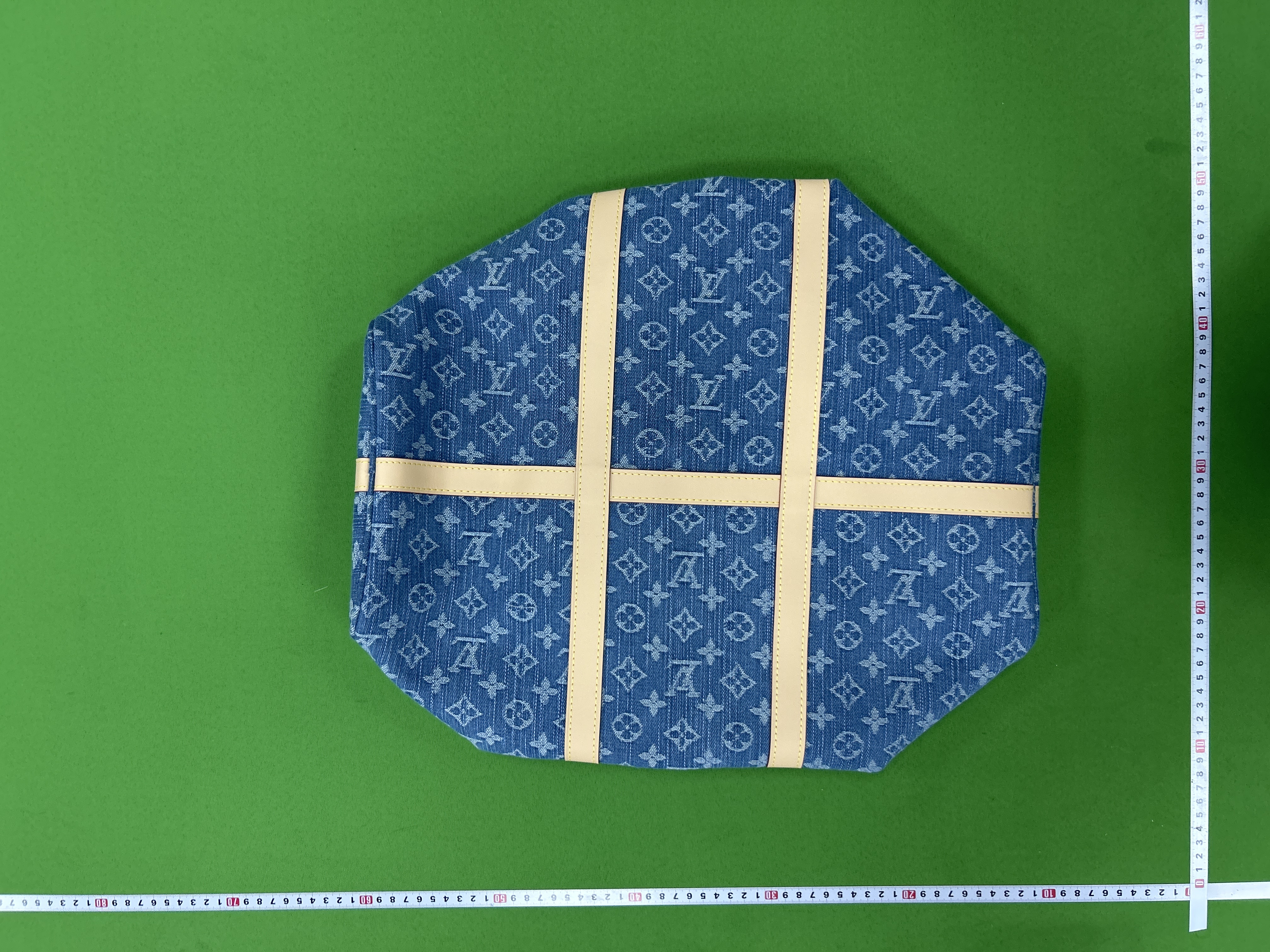 Foto QC 4 de Louis Vuitton Keepall Bandouliere 50 Monogram Sunset Canvas