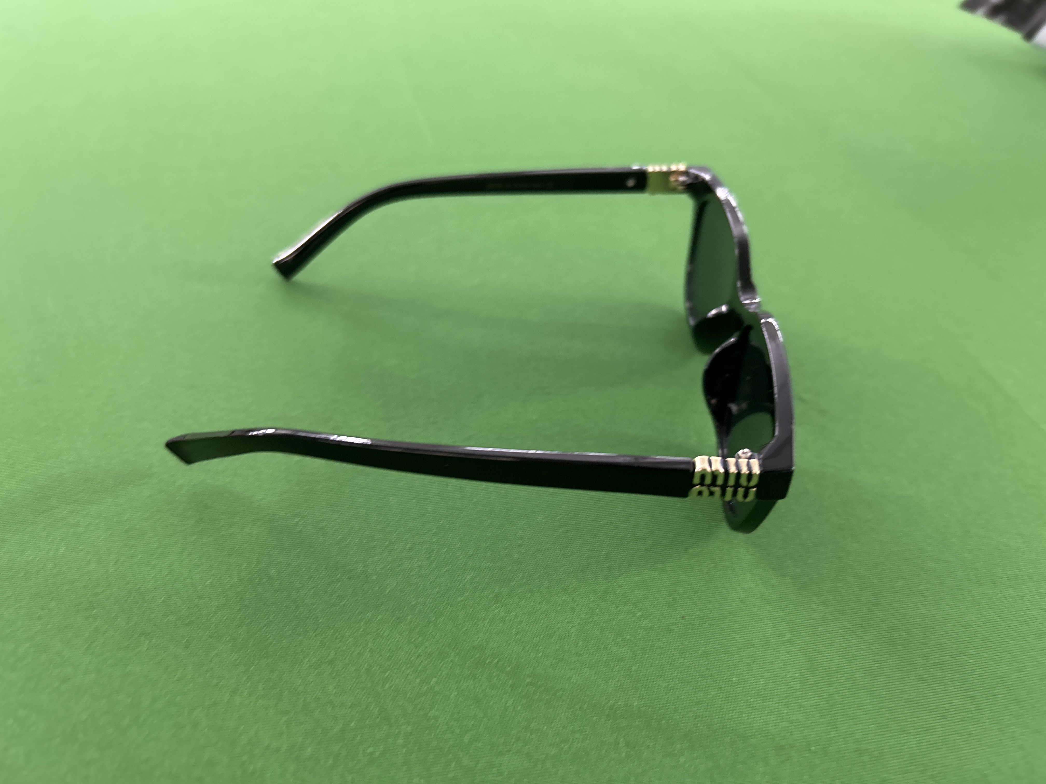 Foto QC 4 de Miu Miu Rectangle-Frame Acetate Sunglasses Black Black (SMU04Z)