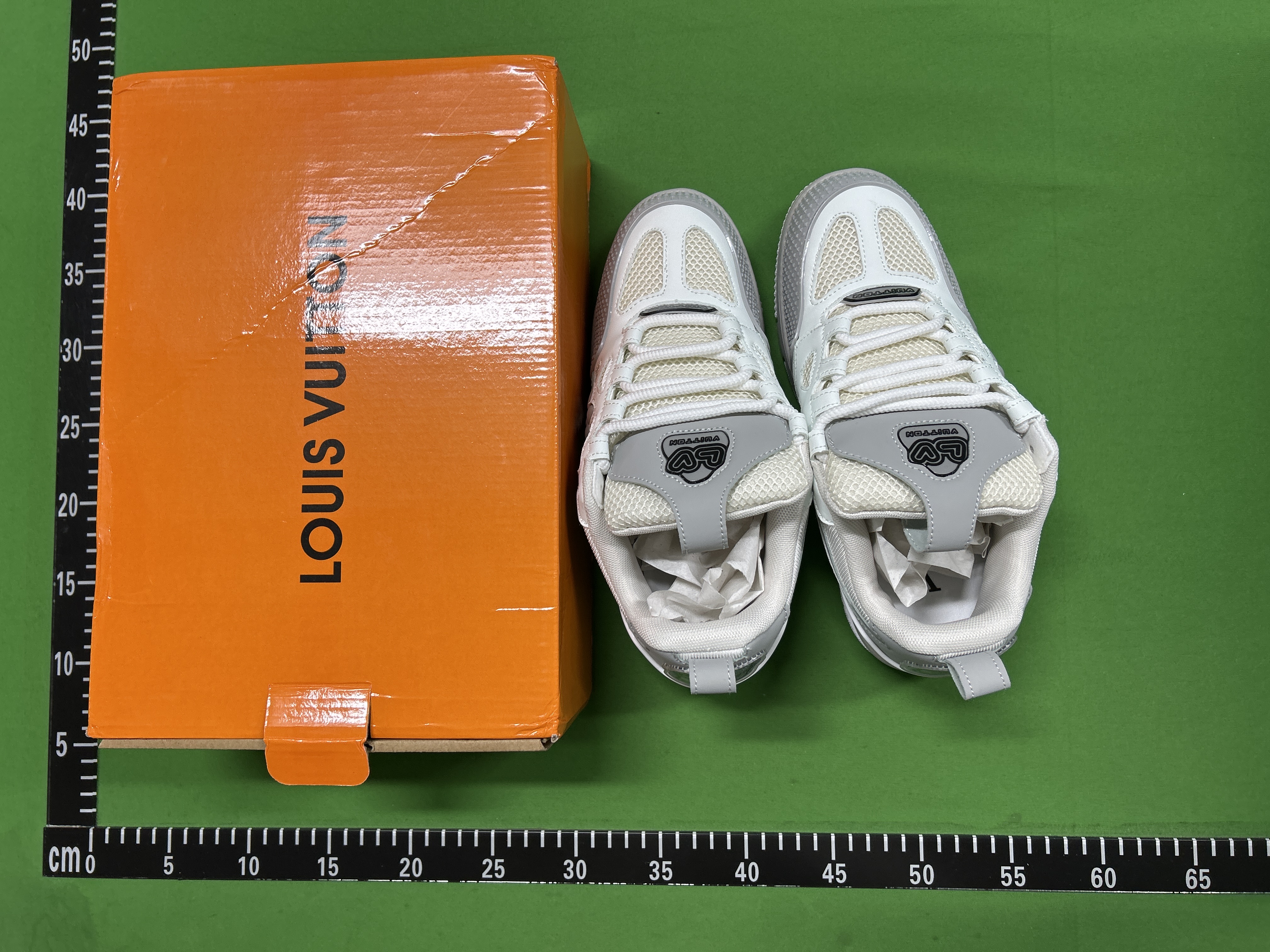 Foto QC 2 de Louis Vuitton Skate Black Rhinestone