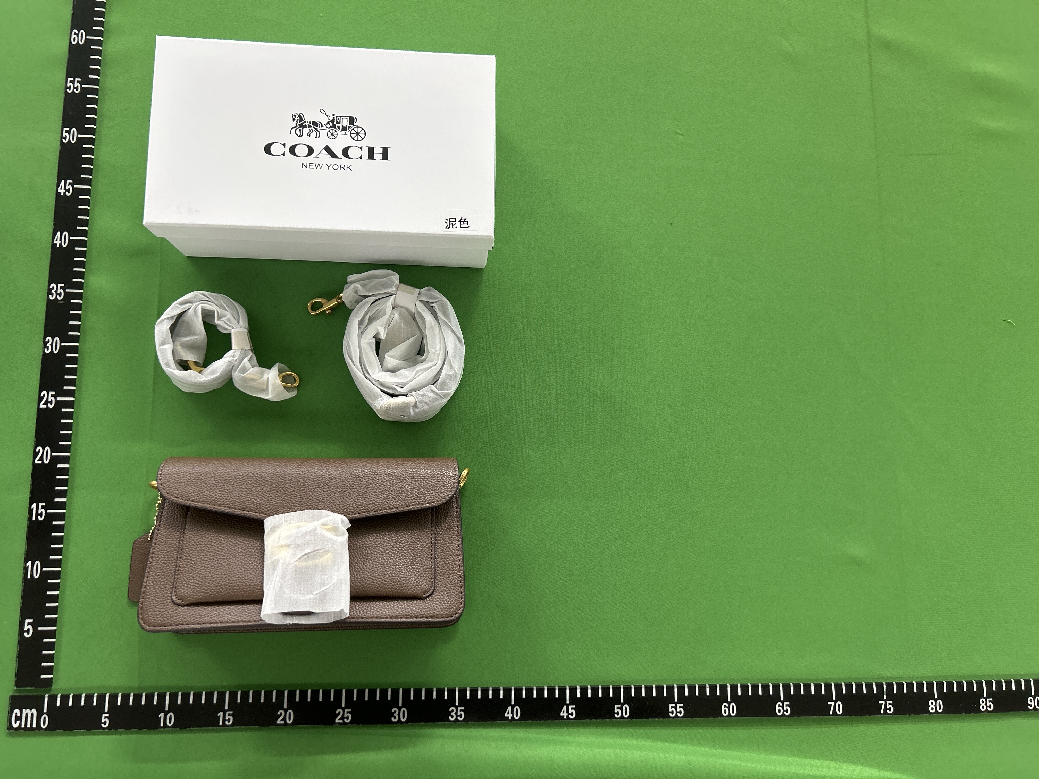 Foto QC 4 de Coach Tabby Shoulder Bag 26 Taupe Polished Pebble Leather