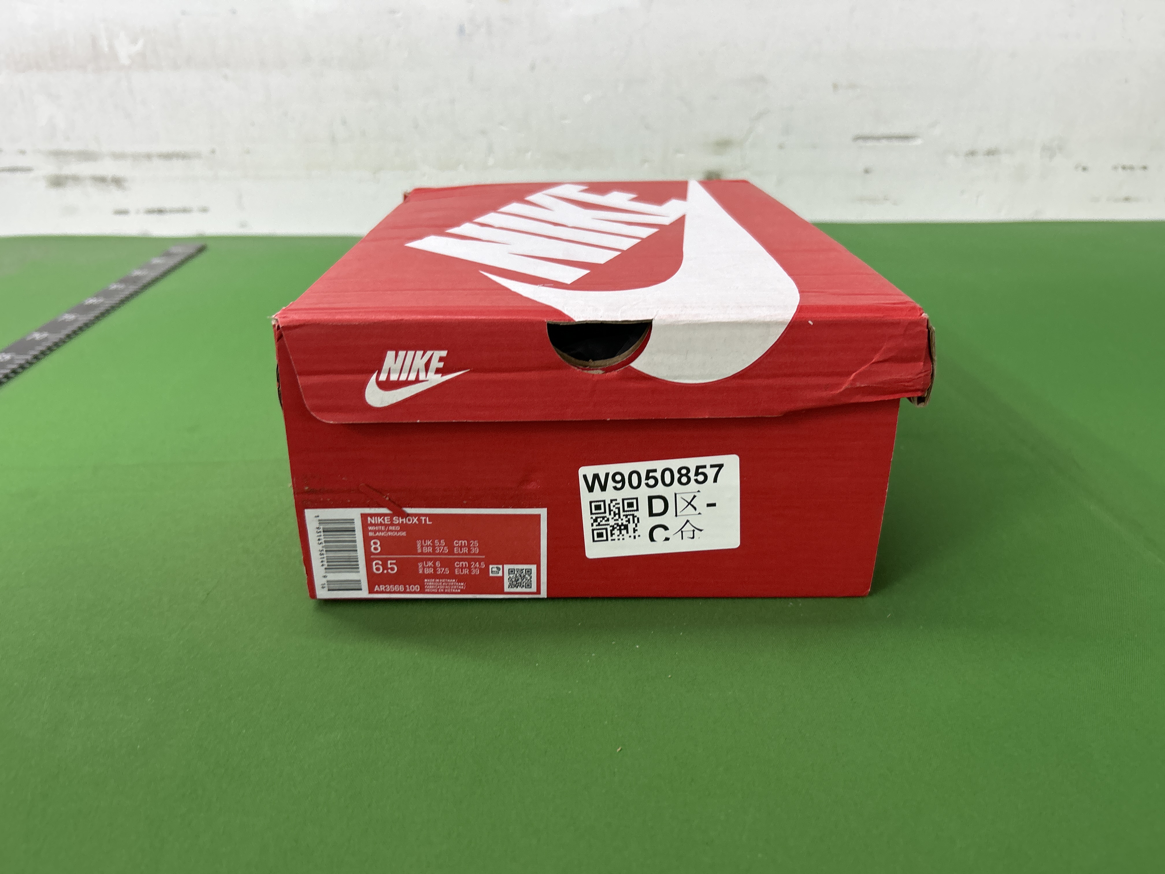 Foto QC 1 de Nike Shox TL Retro Light Bone Burgundy Crush IM6013-072