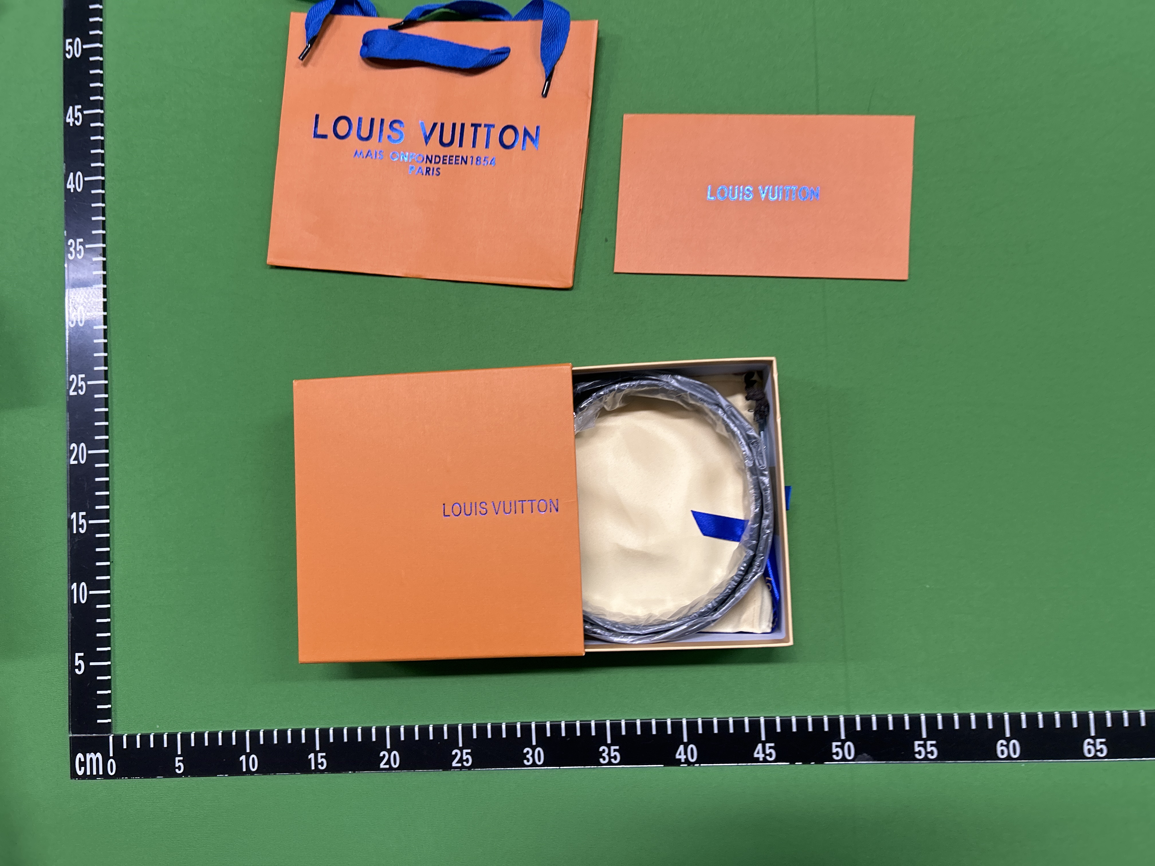 Foto QC 6 de Gucci Disney x Gucci GG Marmont Belt GG Supreme Mickey Mouse