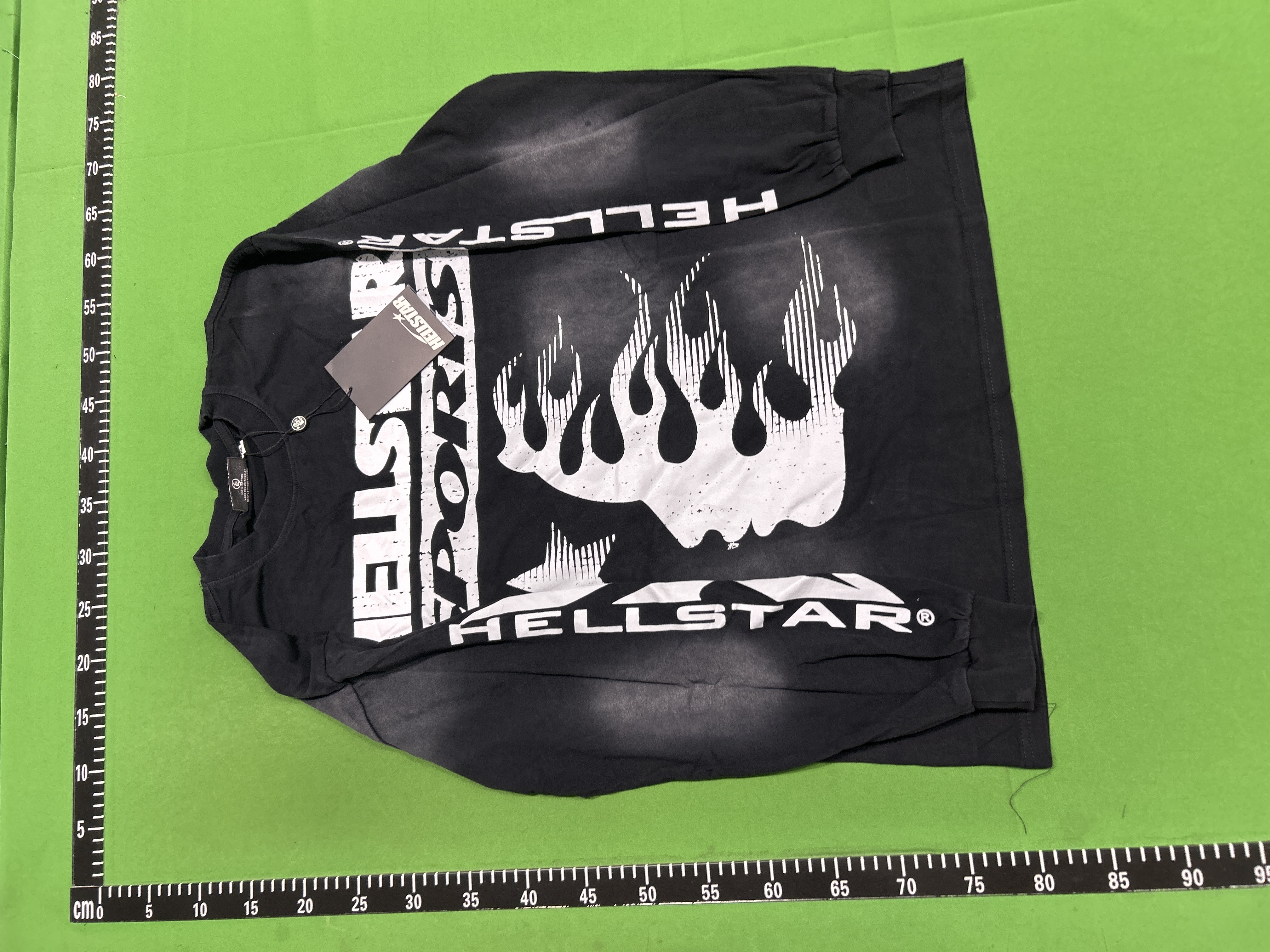 Foto QC 8 de Hellstar T-shirt Path to Paradise Flame Head Long-Sleeve Washed Black