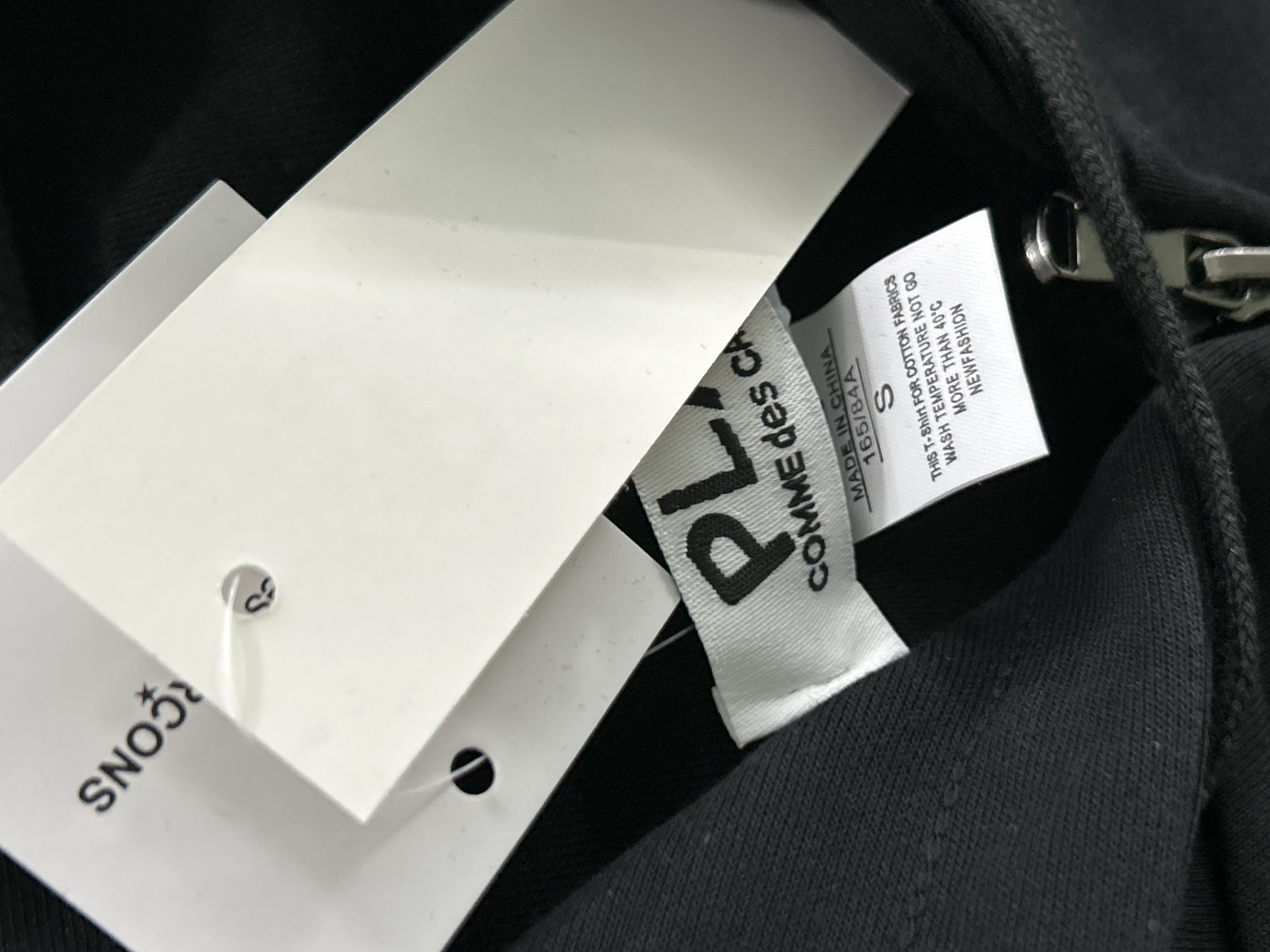 Foto QC 2 de Comme des Garçons PLAY Hoodie Black Heart Grey