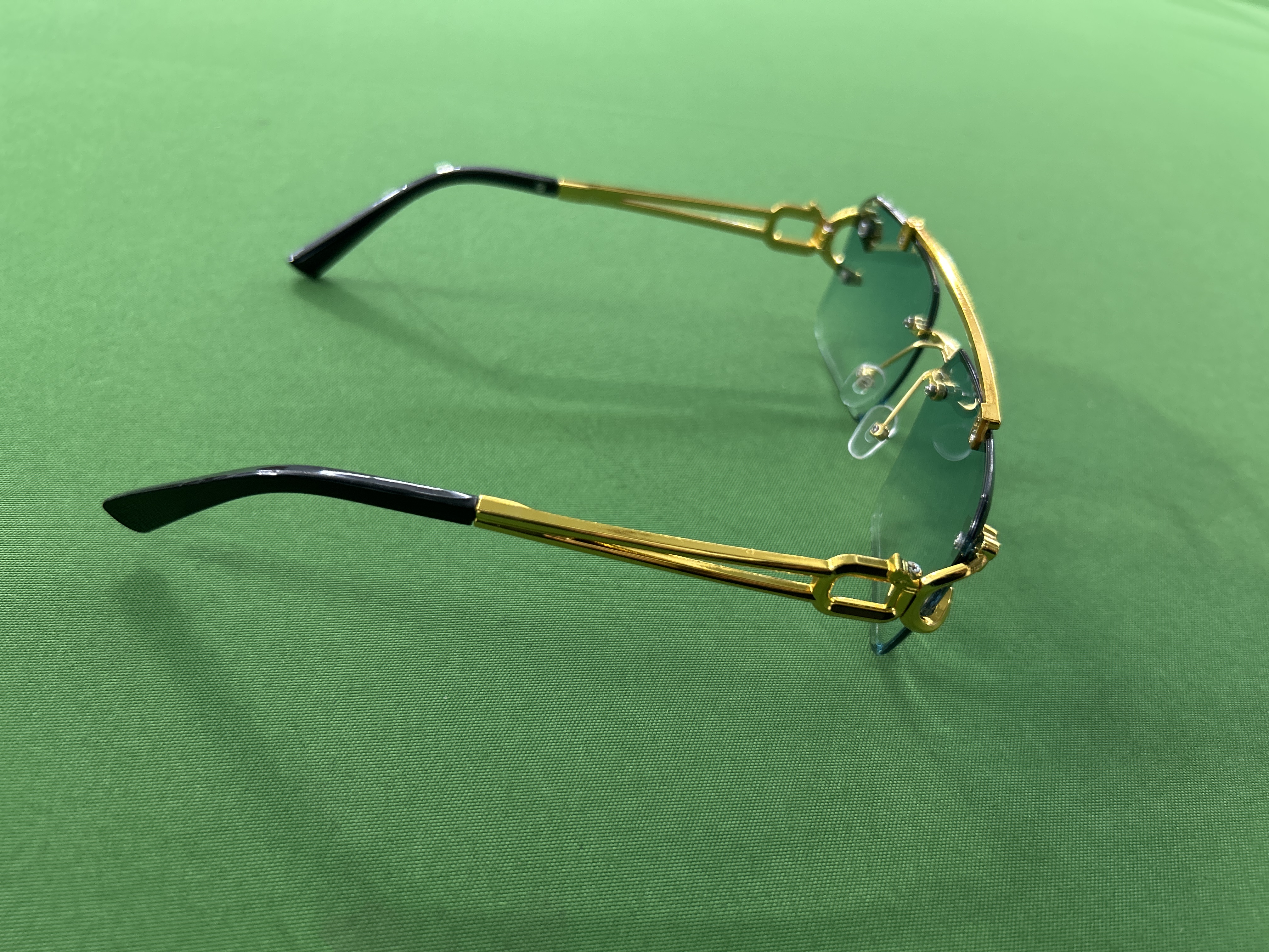 Foto QC 2 de Cartier Panthère de Cartier Rimless Rectangle Metal Sunglasses Gold Pink (CT0065S)
