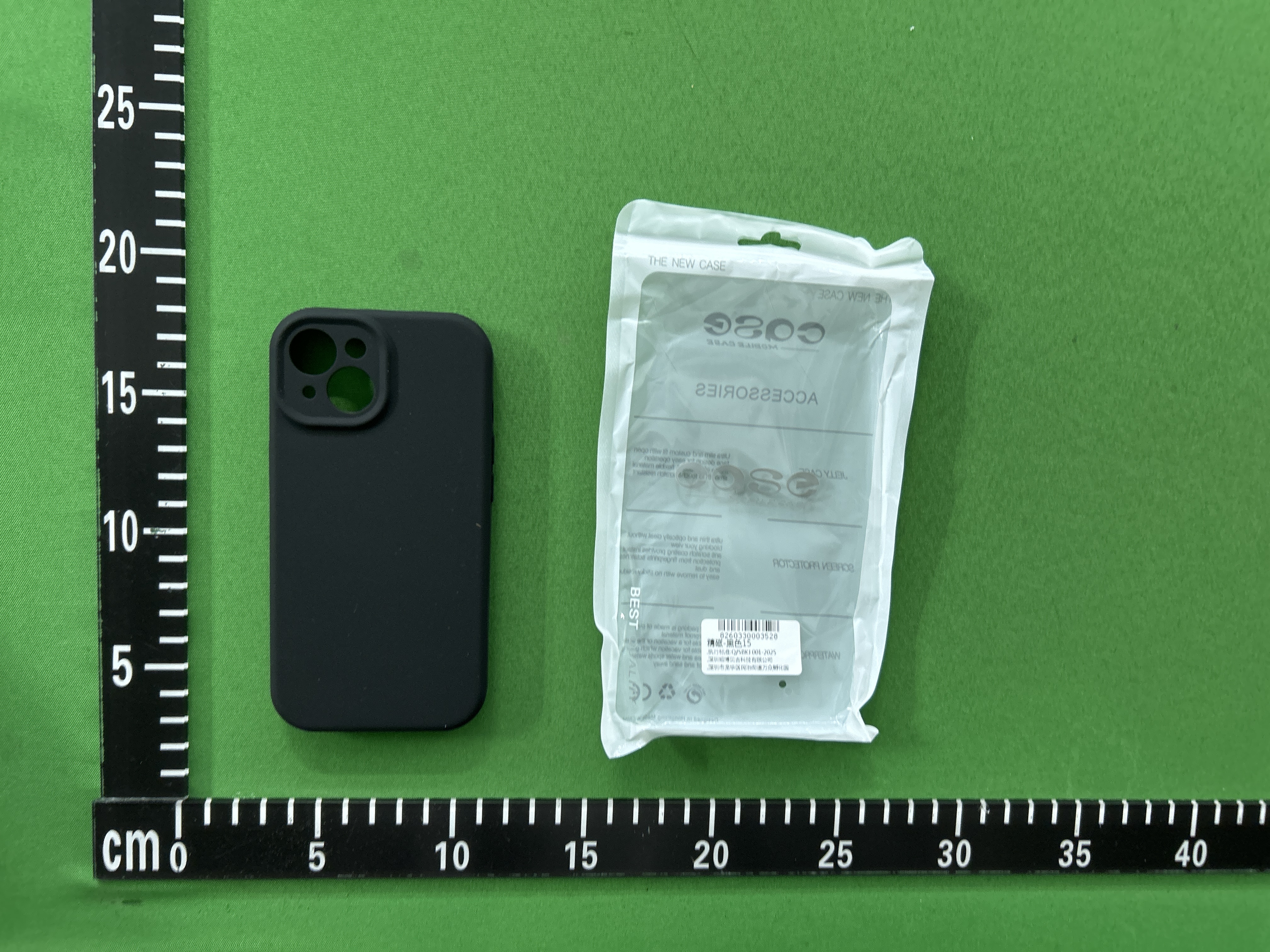 Foto QC 2 de Stone Island Logo Print Case for iPhone 15 Pro Max Black