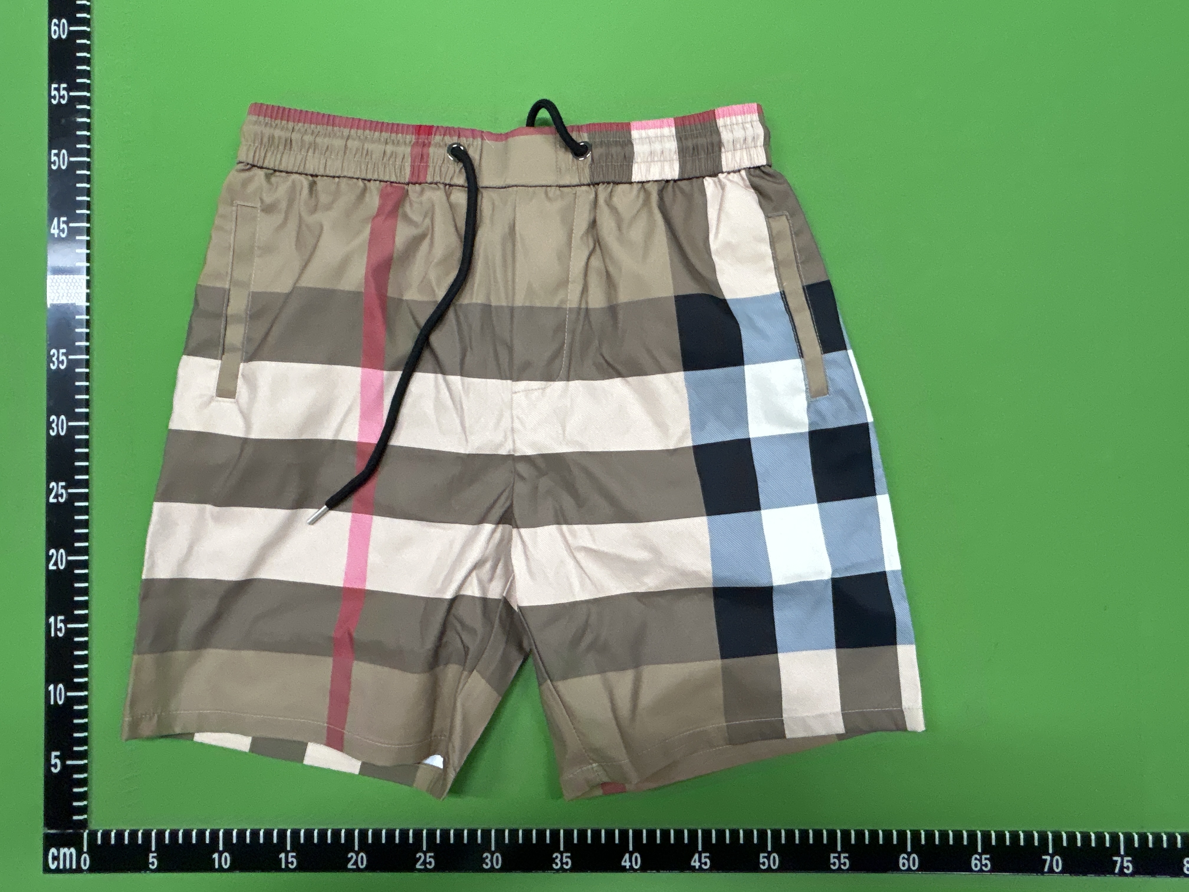 Foto QC 7 de Burberry Board Shorts Patchwork Check Beige